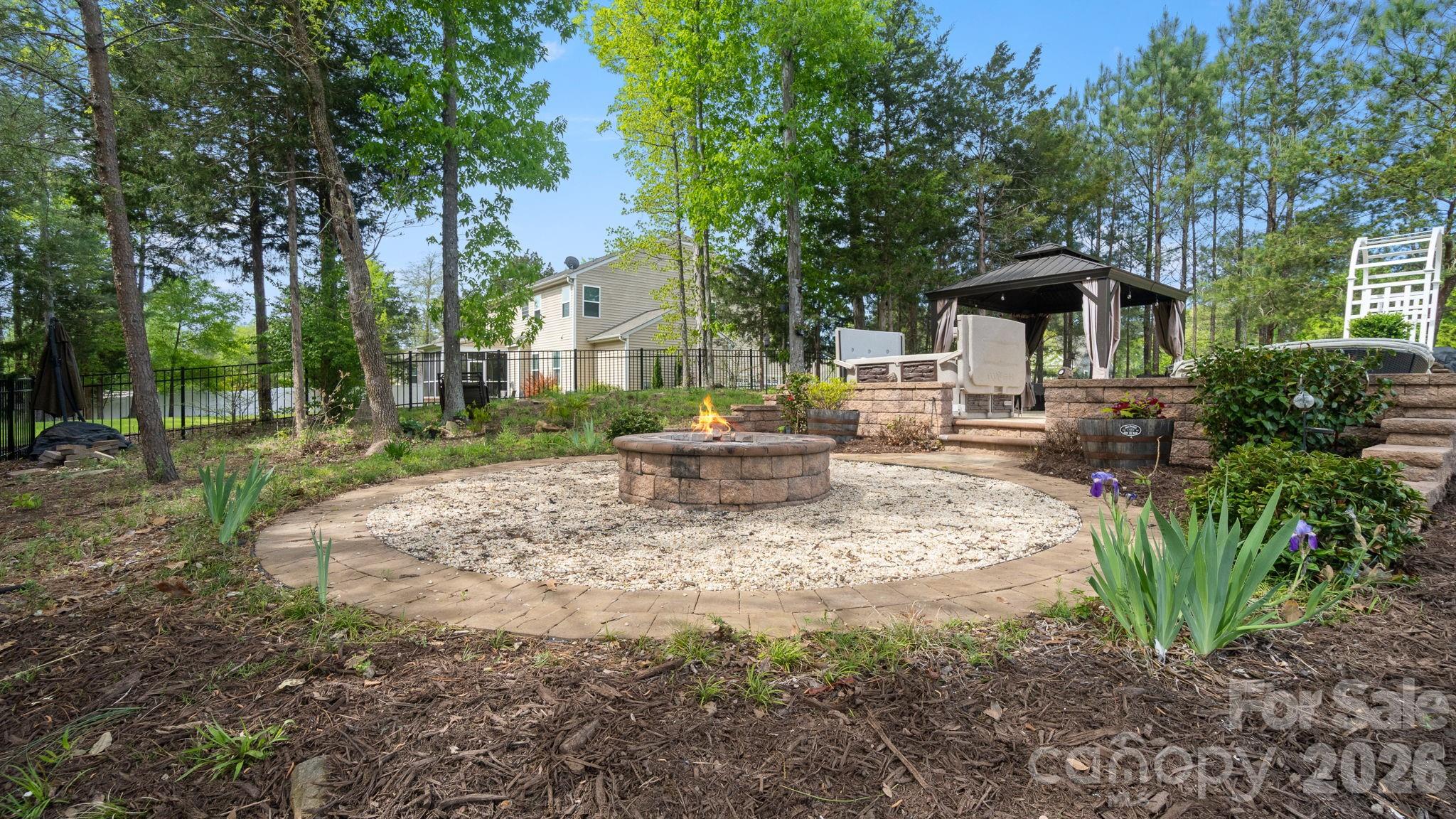 4708 Summerside Drive — Clover