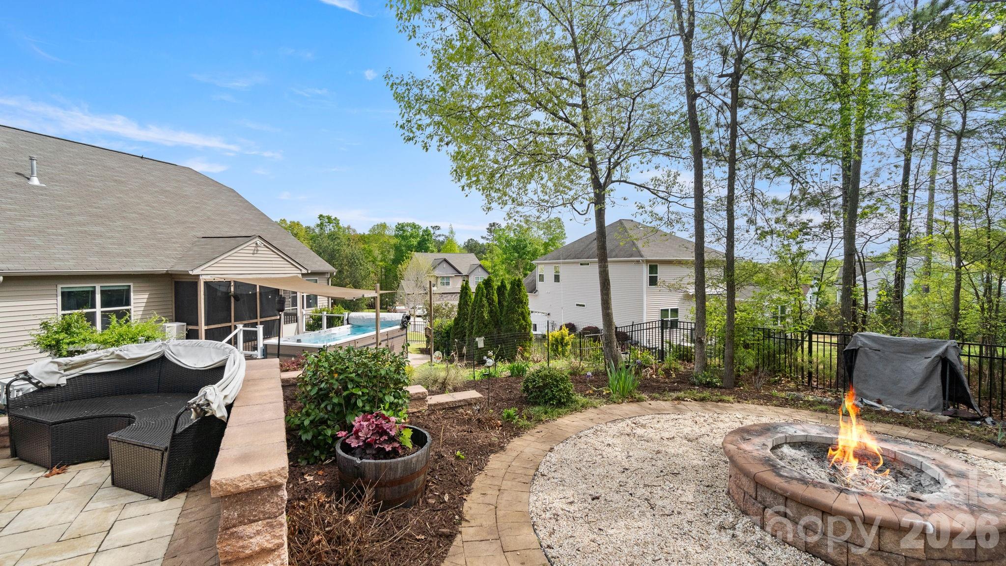 4708 Summerside Drive — Clover