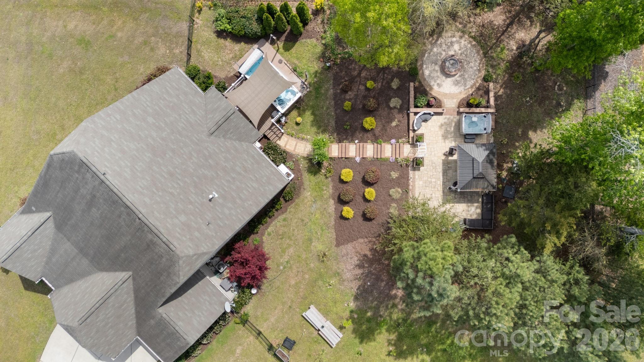 4708 Summerside Drive — Clover