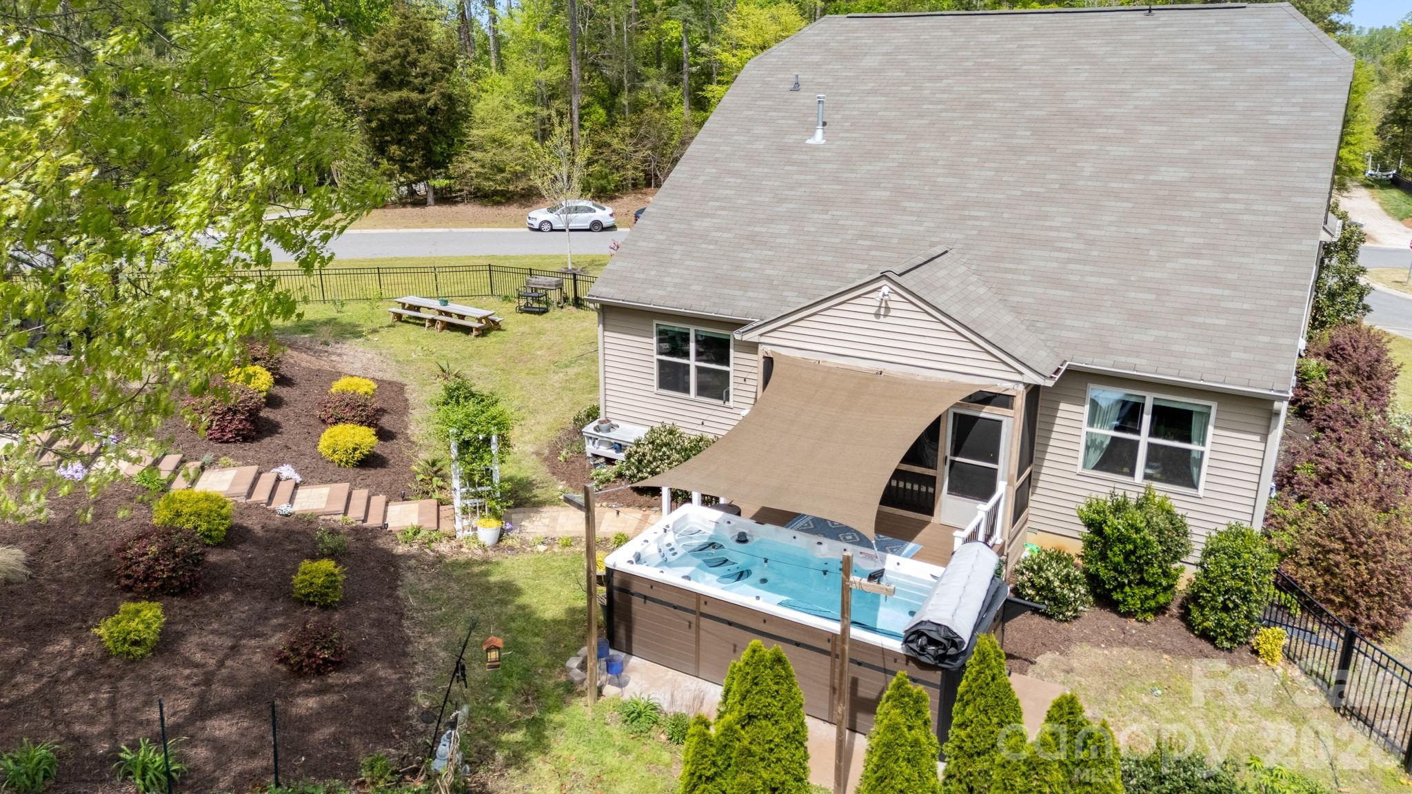 4708 Summerside Drive — Clover