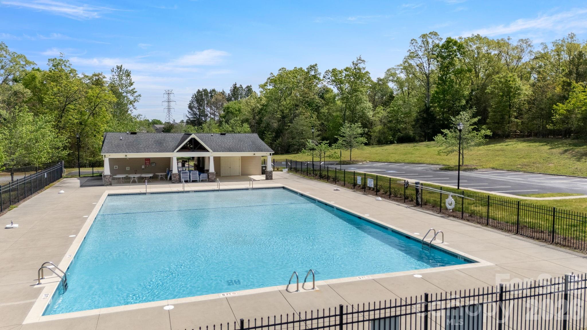 4708 Summerside Drive — Clover