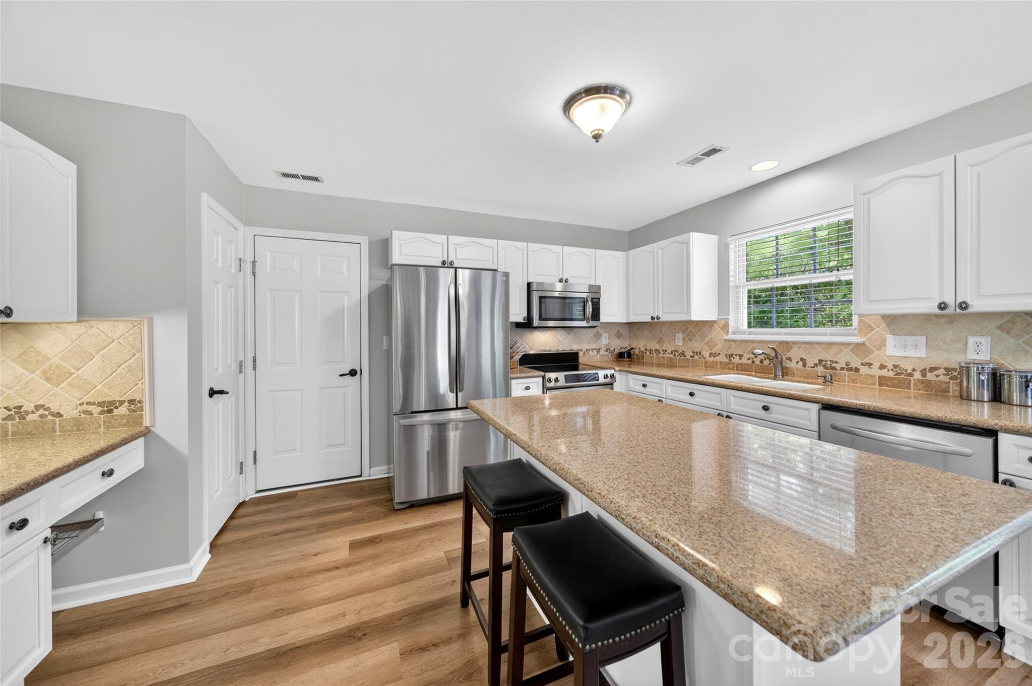 118 Easy Street — Mooresville