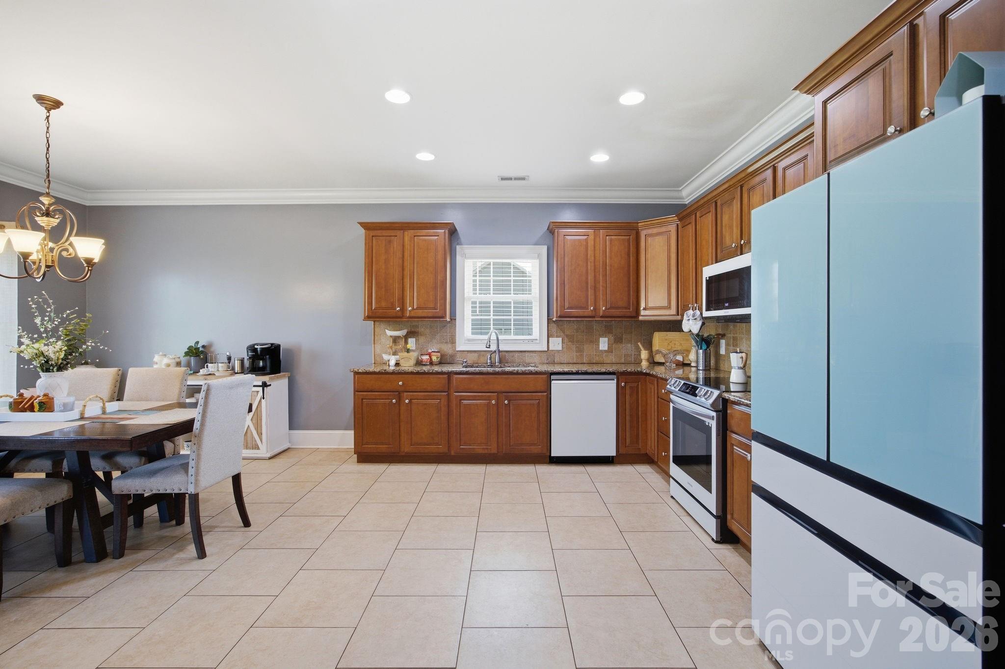 104 Castle Pines Lane — Statesville