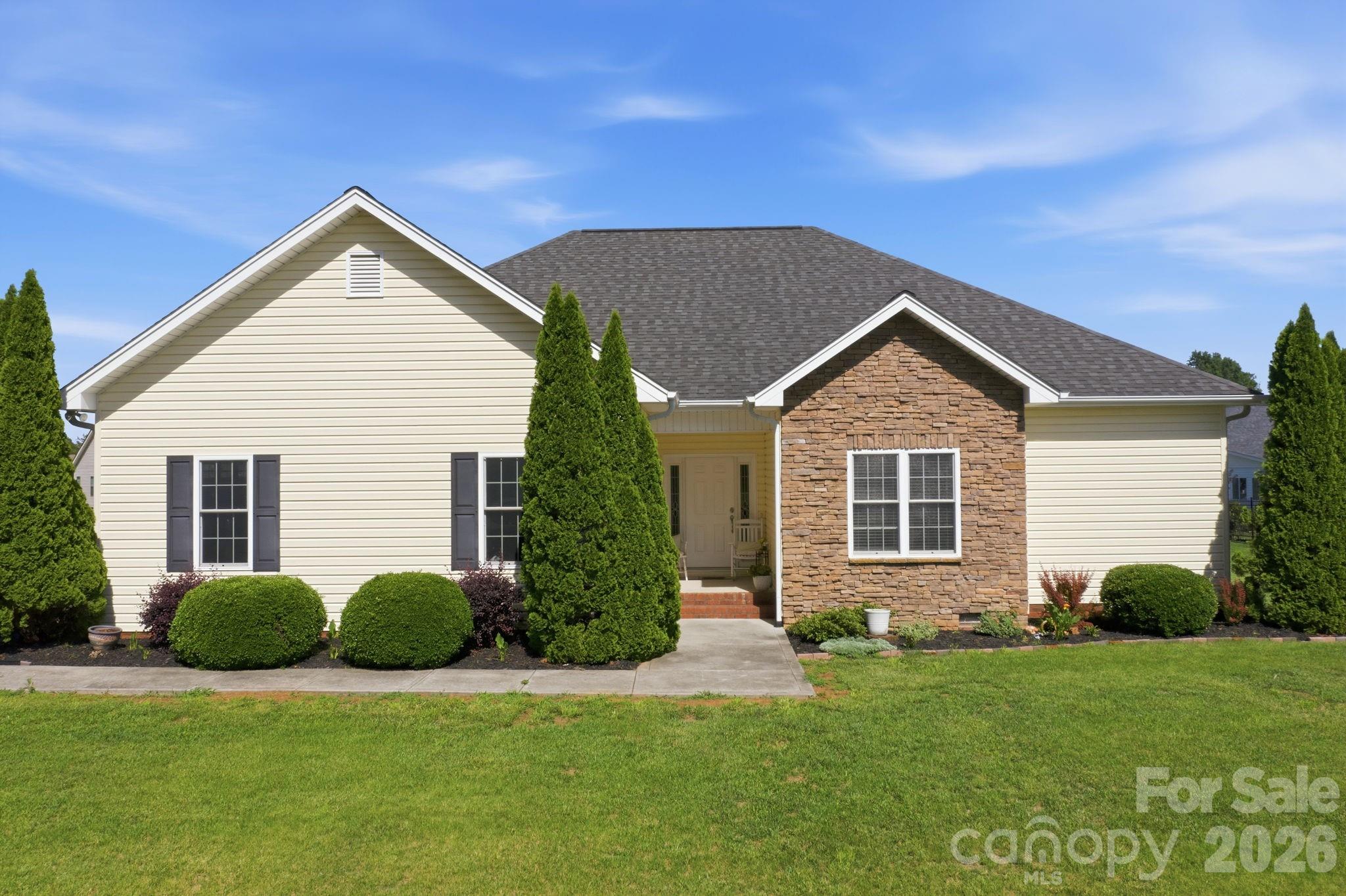 104 Castle Pines Lane — Statesville