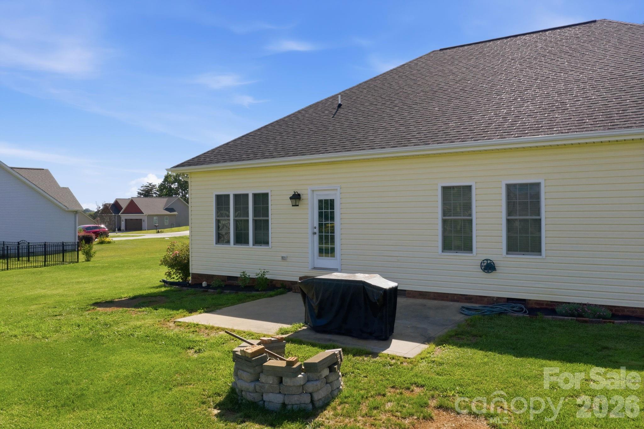 104 Castle Pines Lane — Statesville