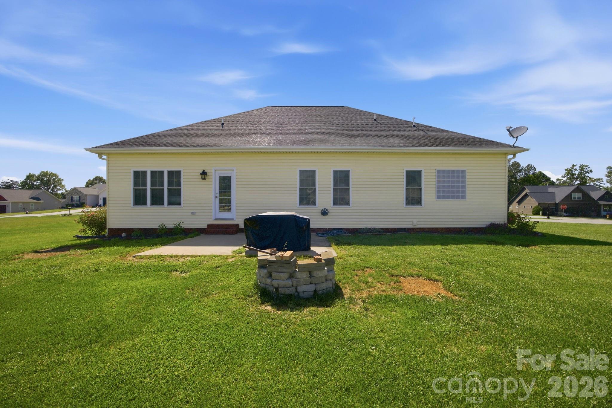 104 Castle Pines Lane — Statesville