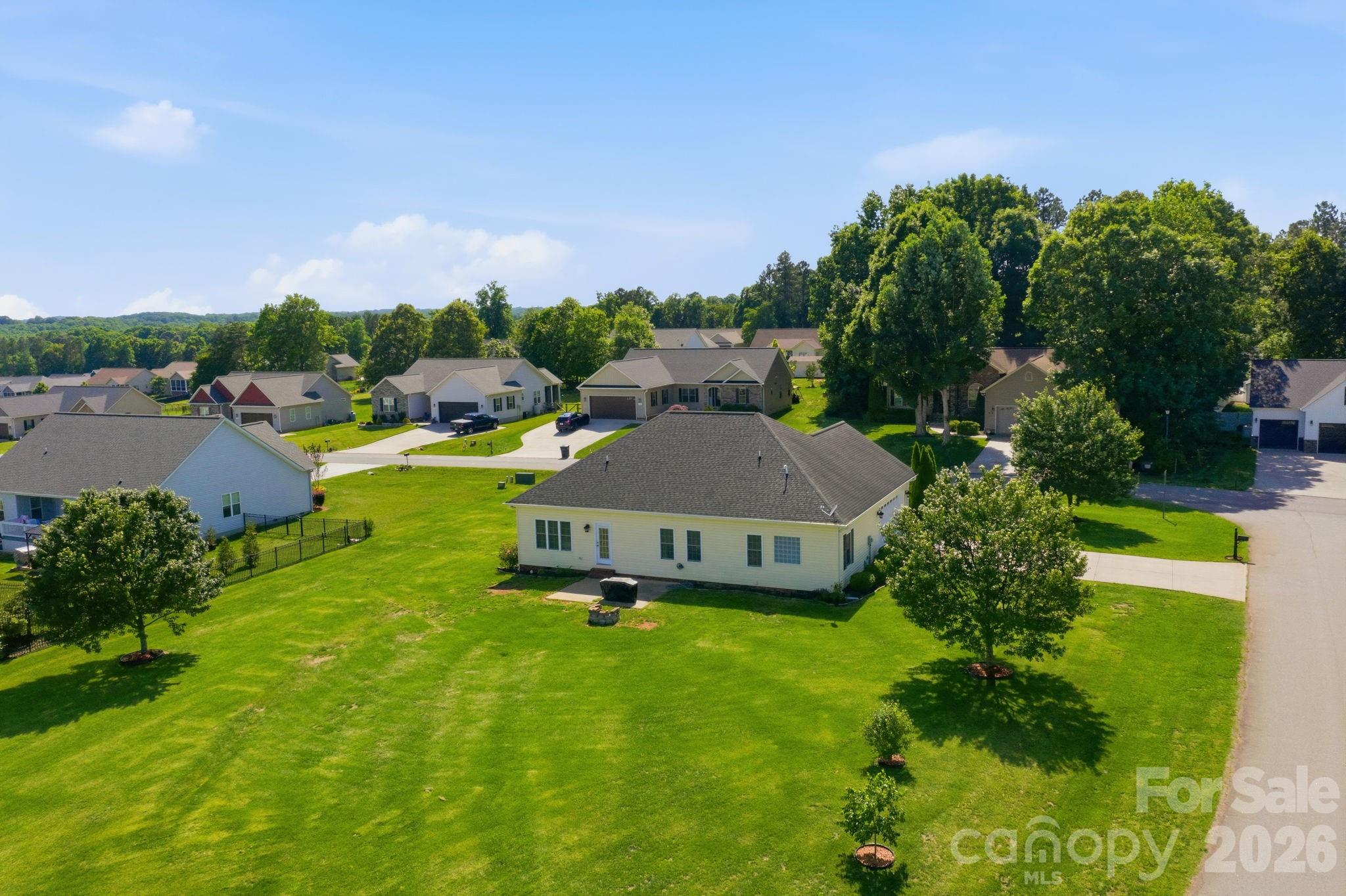 104 Castle Pines Lane — Statesville