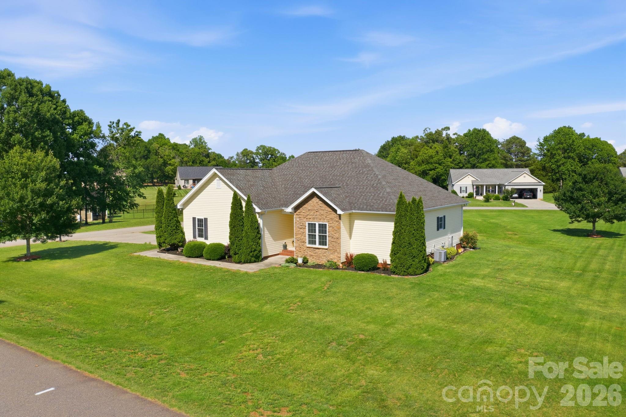 104 Castle Pines Lane — Statesville