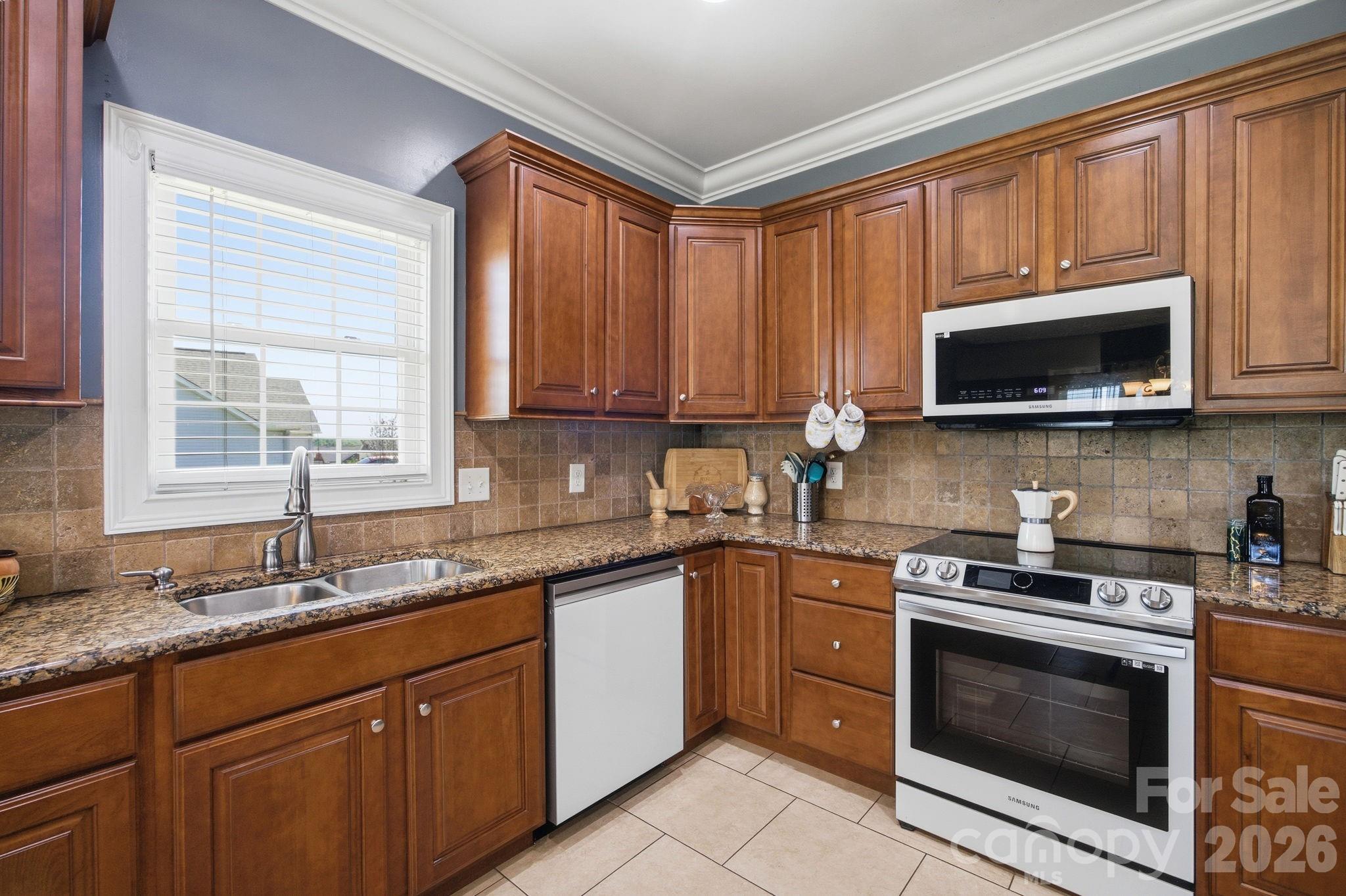 104 Castle Pines Lane — Statesville