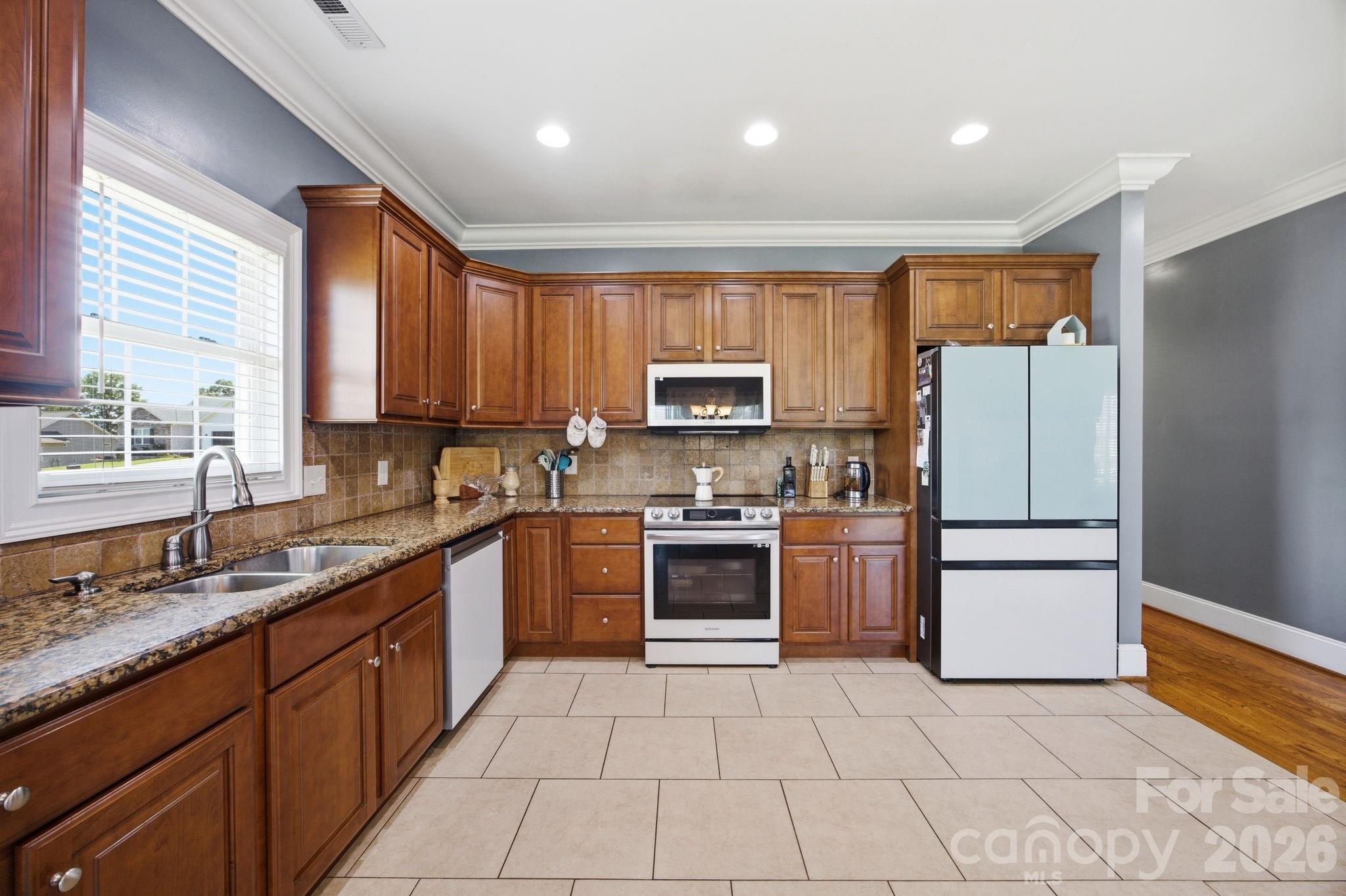 104 Castle Pines Lane — Statesville