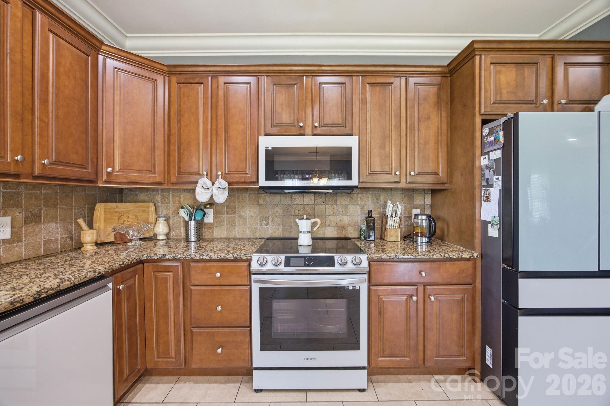 104 Castle Pines Lane — Statesville