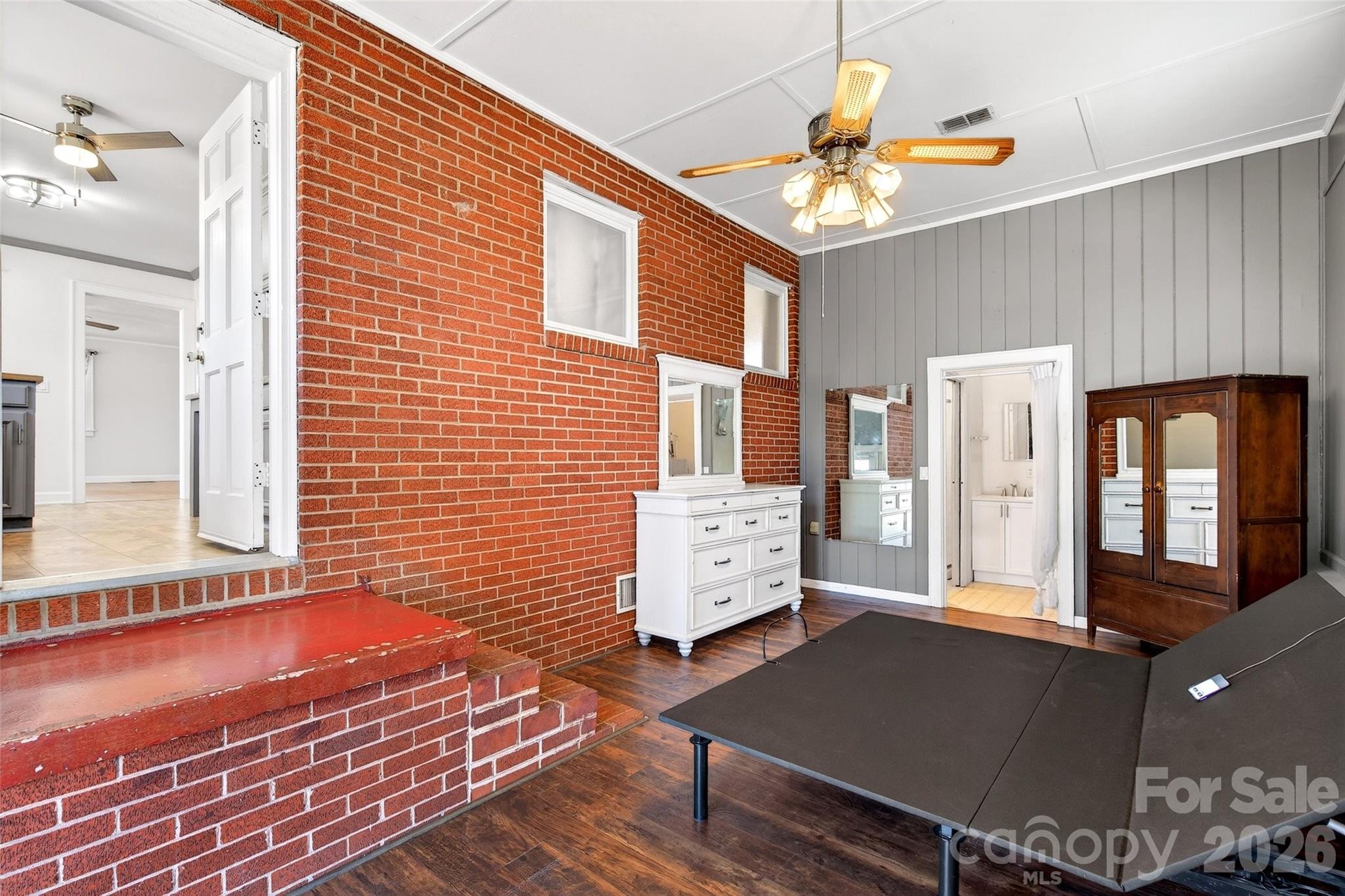 85 Bostic Street — Marion