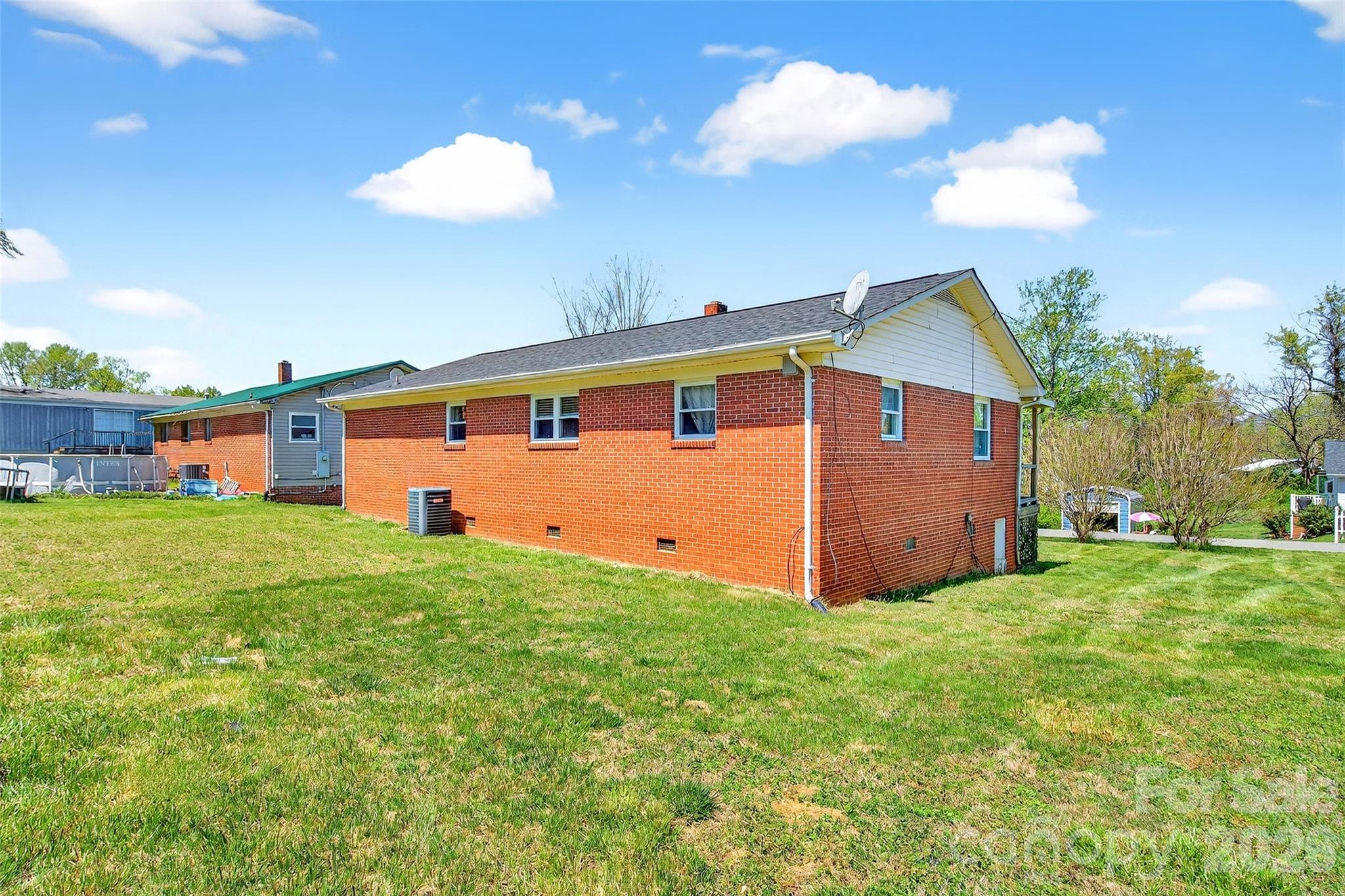 85 Bostic Street — Marion