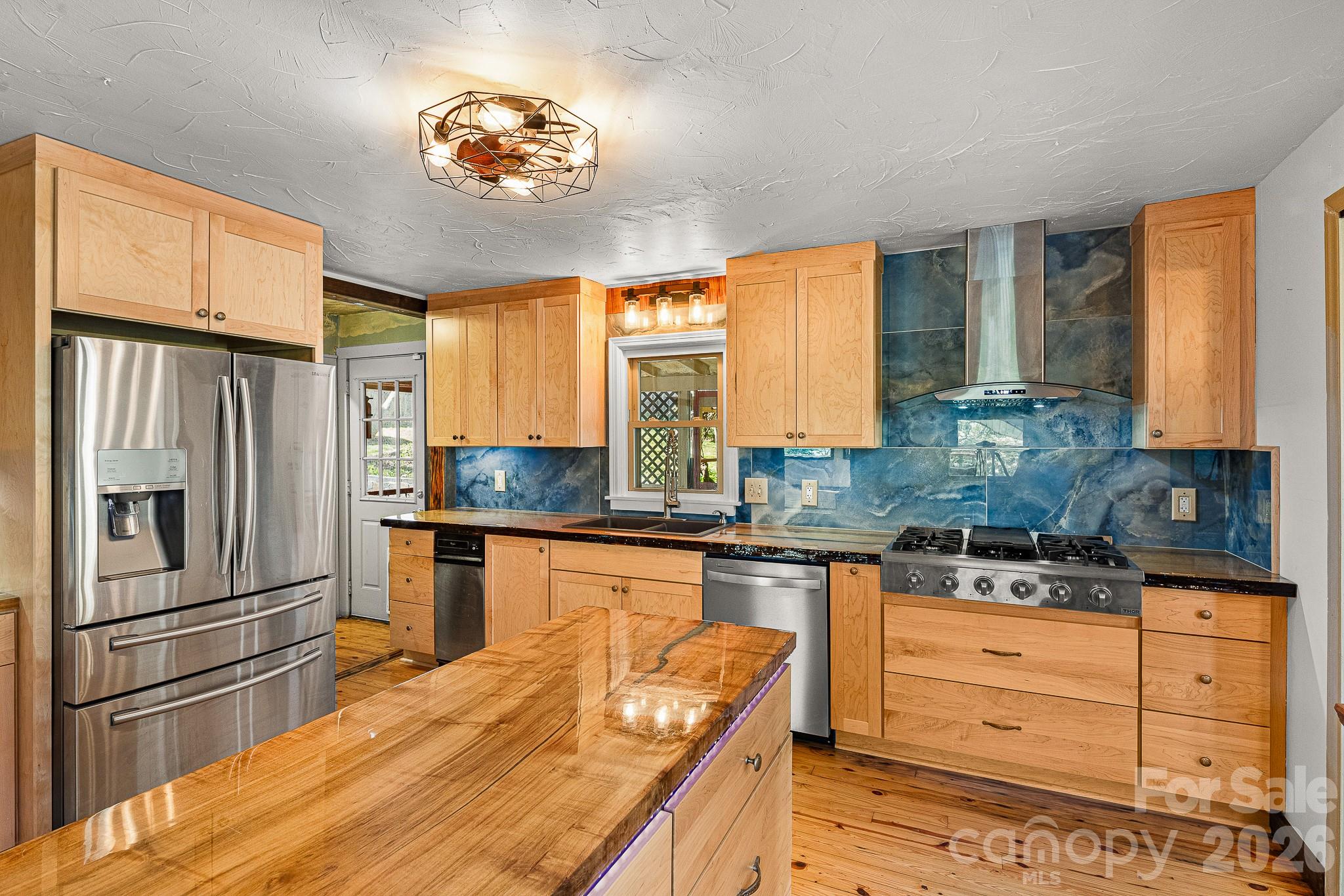 114 Walker Street — Black Mountain