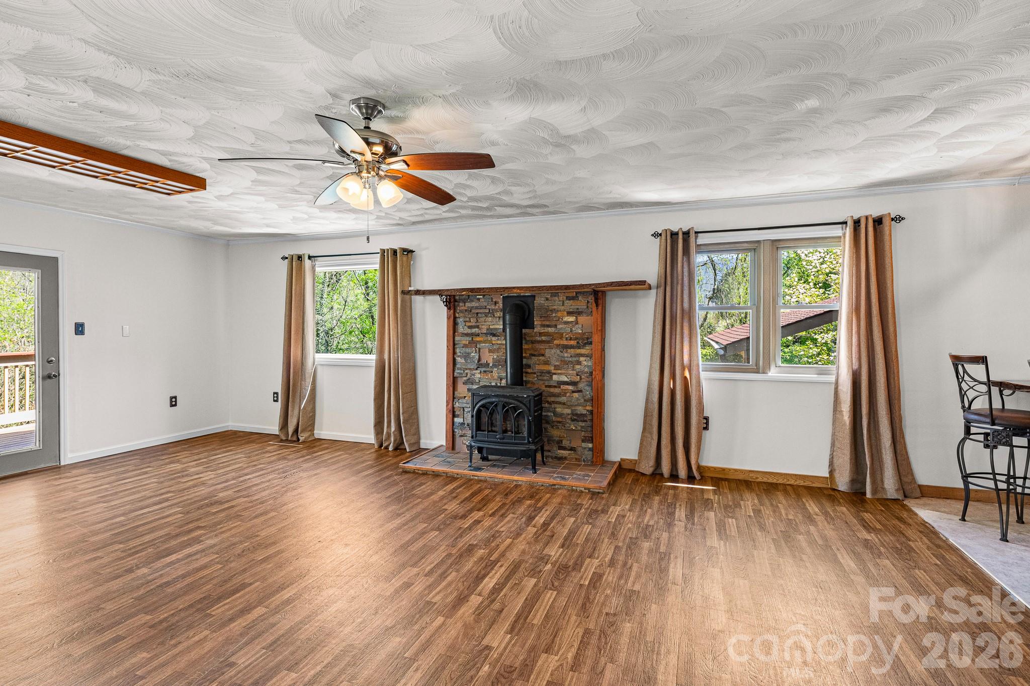 114 Walker Street — Black Mountain