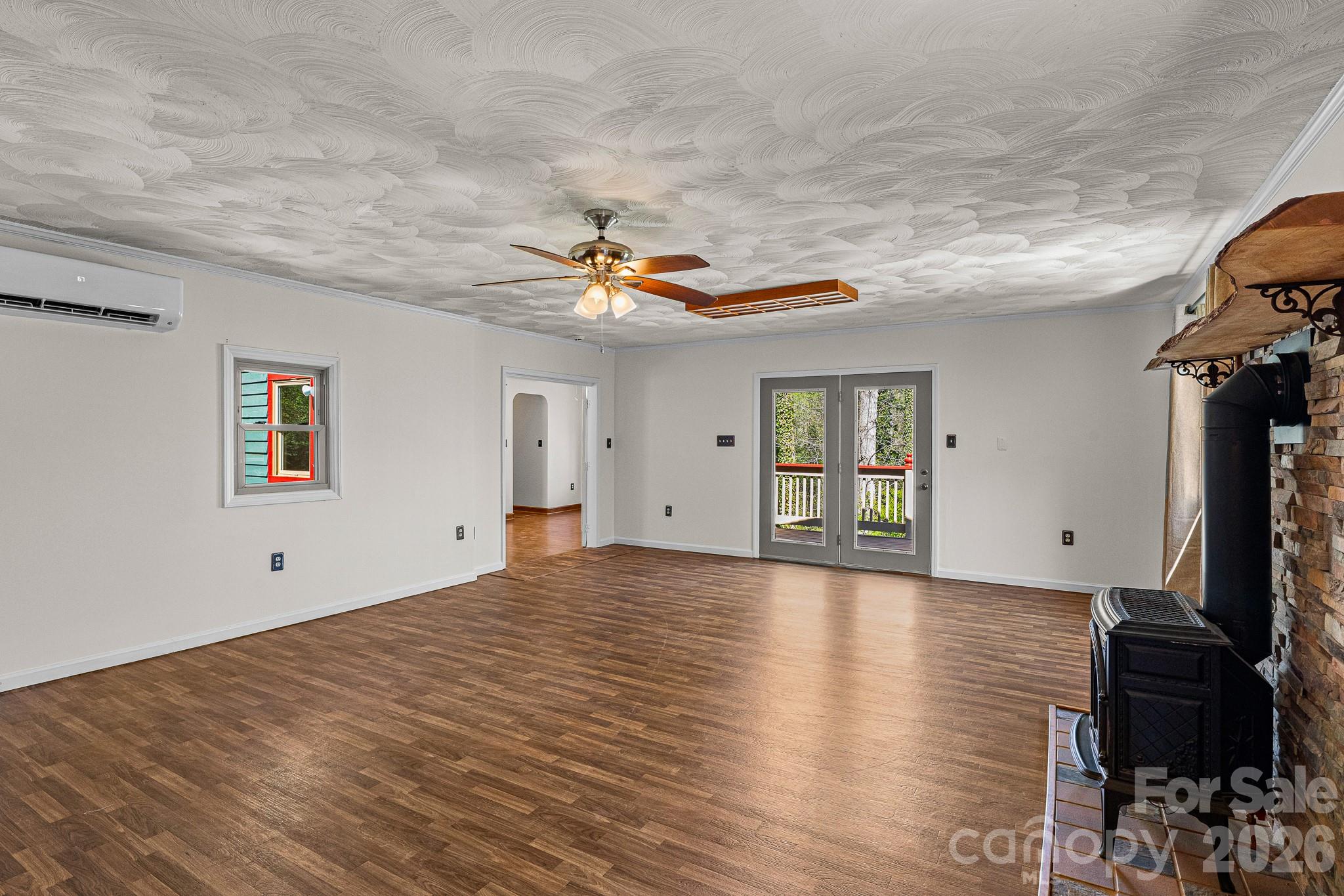 114 Walker Street — Black Mountain