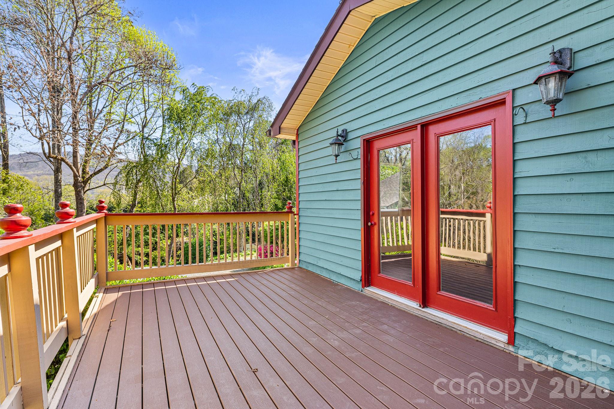 114 Walker Street — Black Mountain