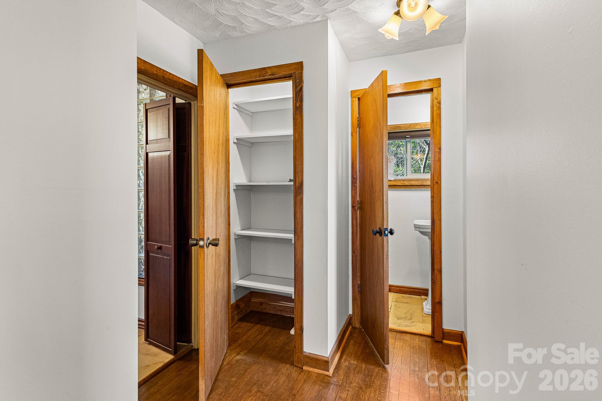 114 Walker Street — Black Mountain