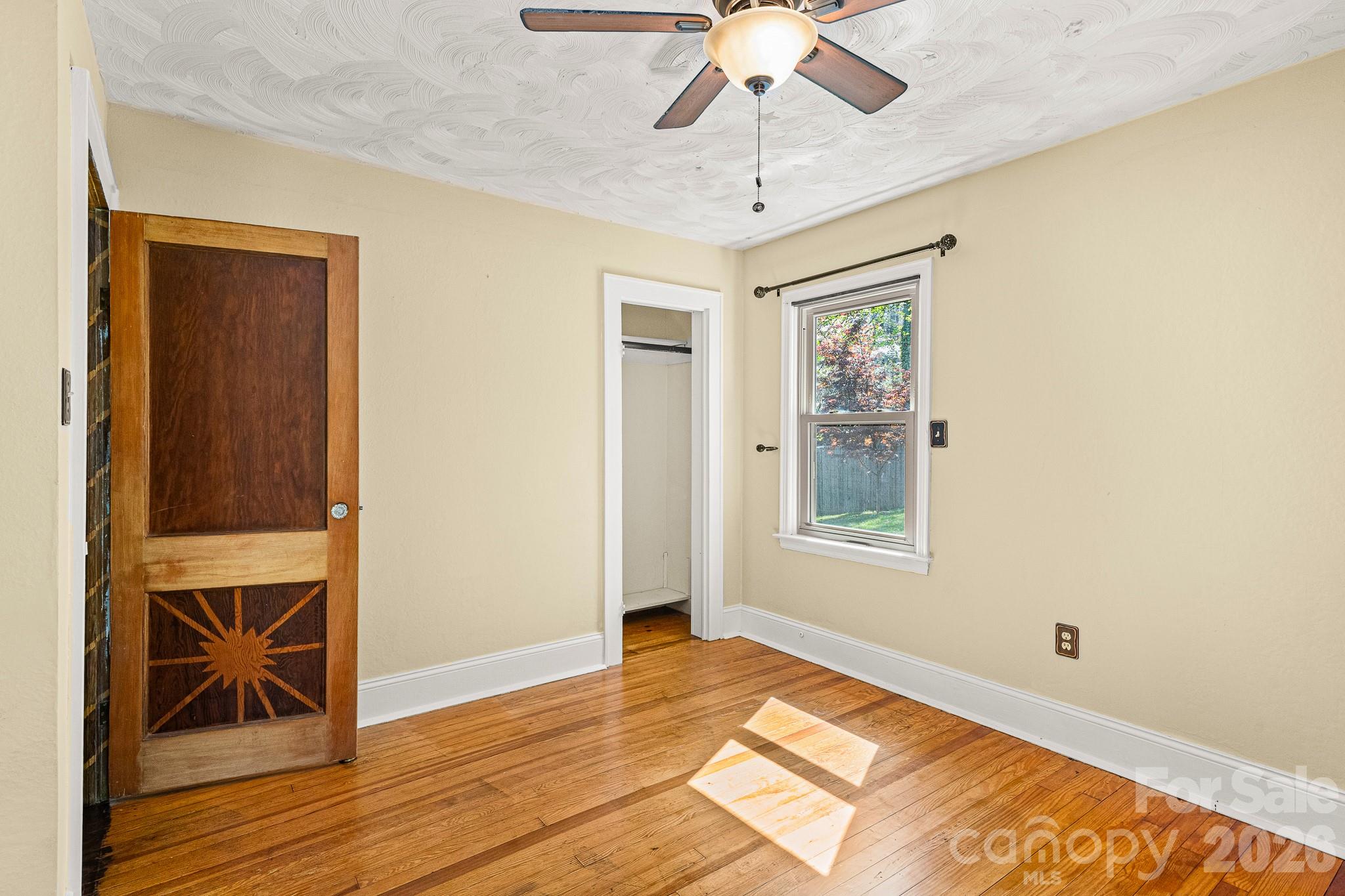 114 Walker Street — Black Mountain