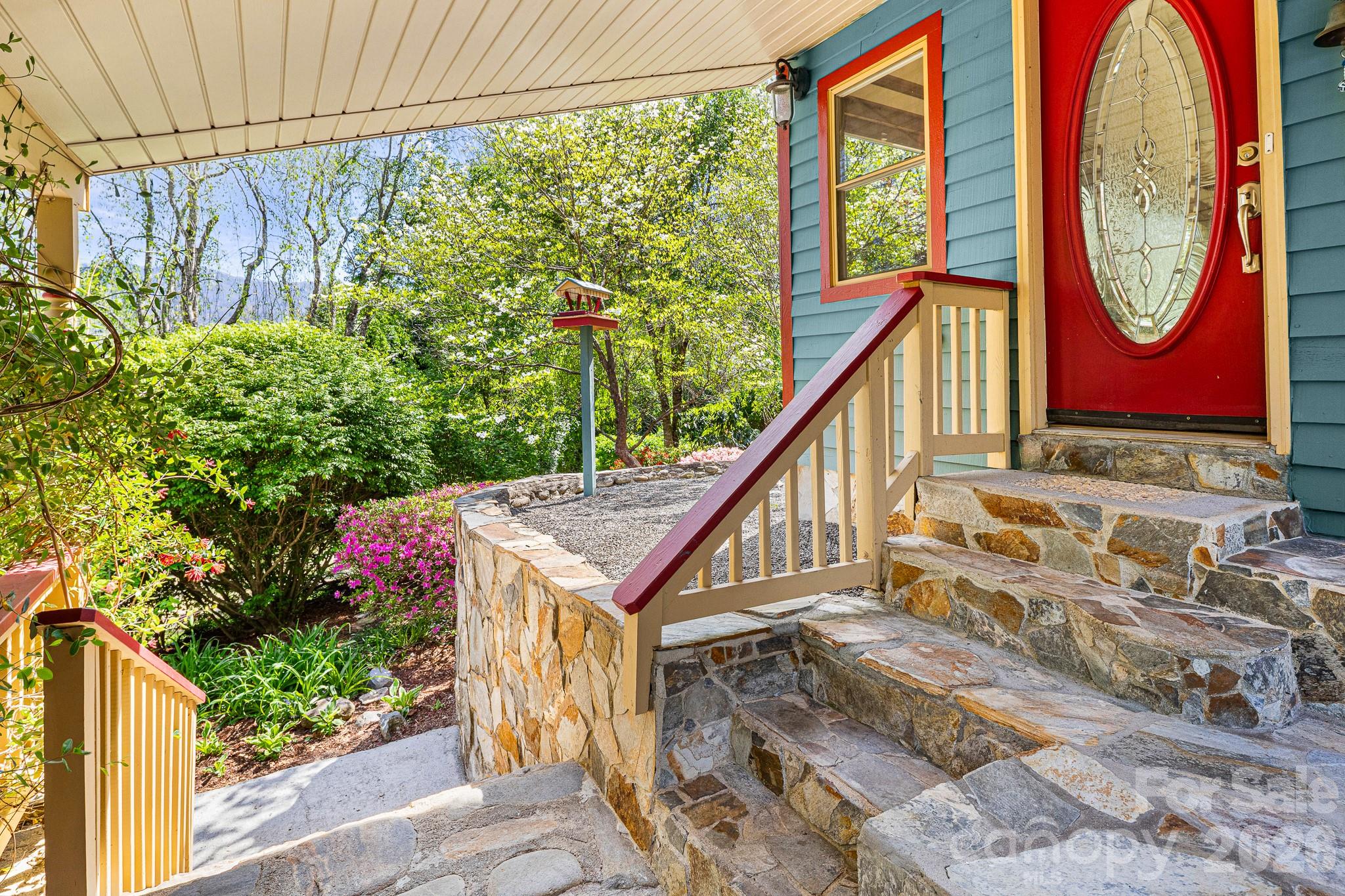 114 Walker Street — Black Mountain