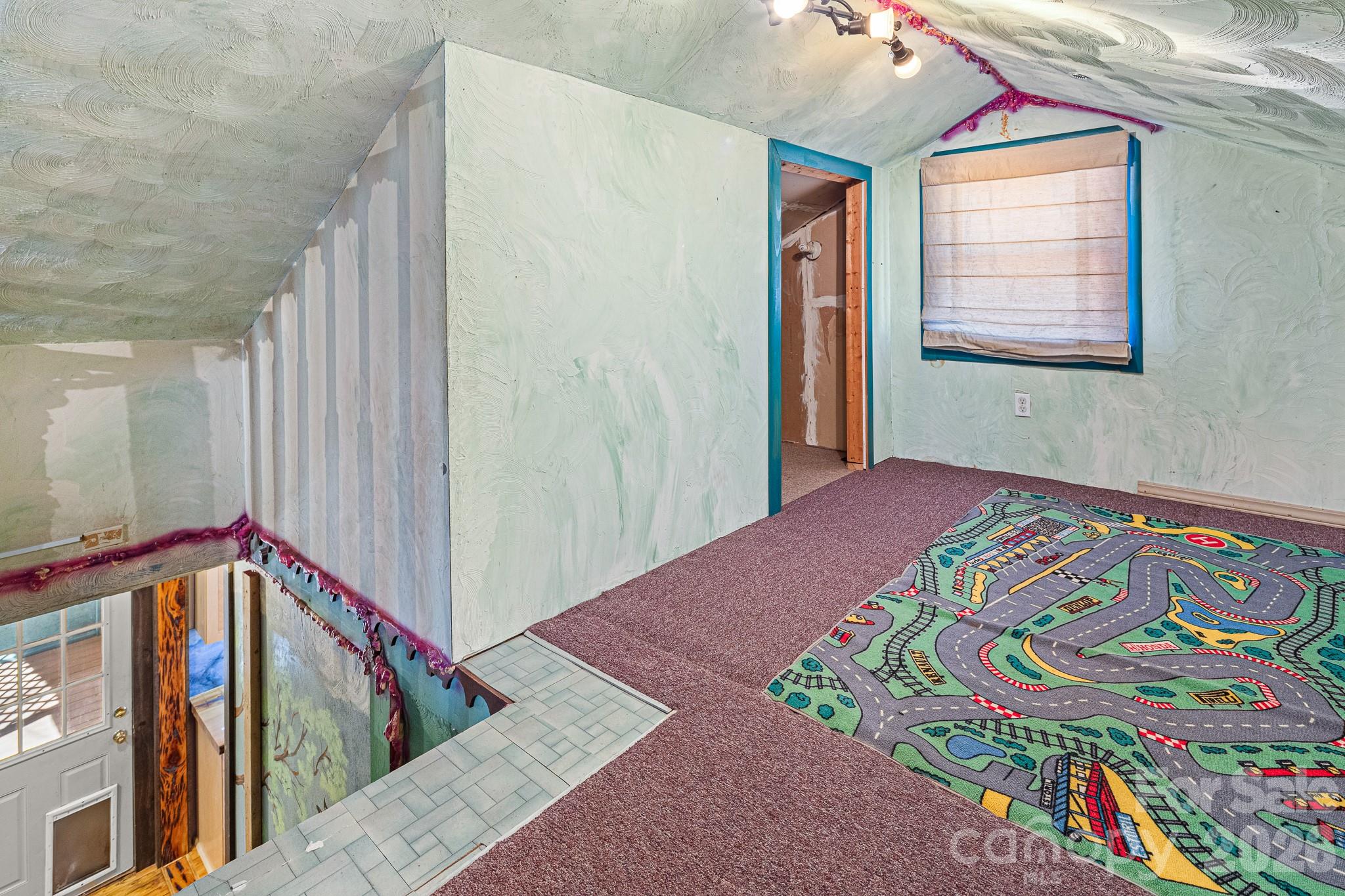 114 Walker Street — Black Mountain