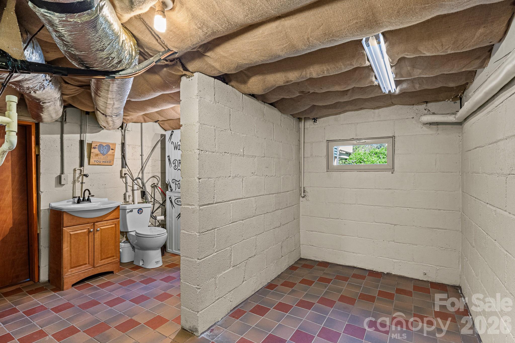 114 Walker Street — Black Mountain