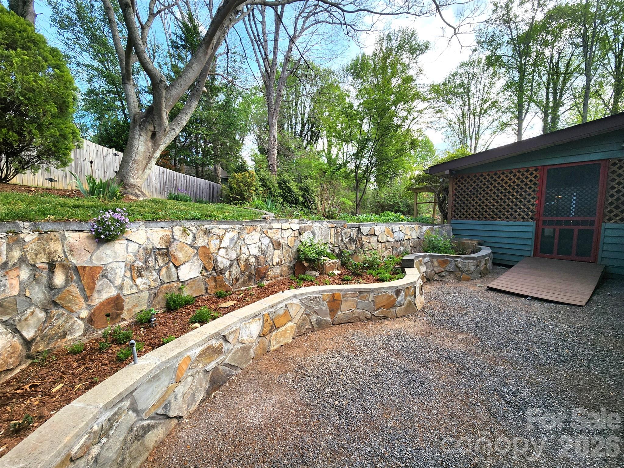 114 Walker Street — Black Mountain