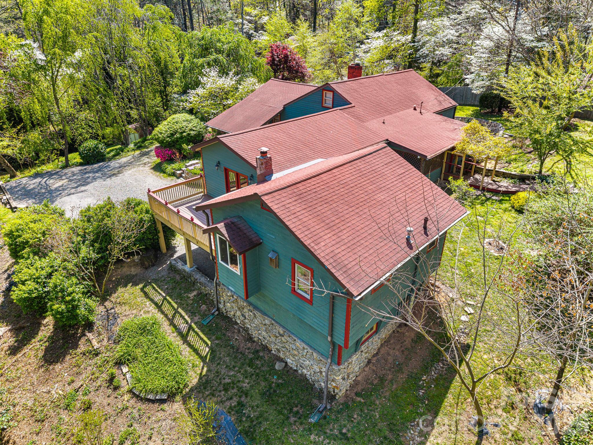 114 Walker Street — Black Mountain