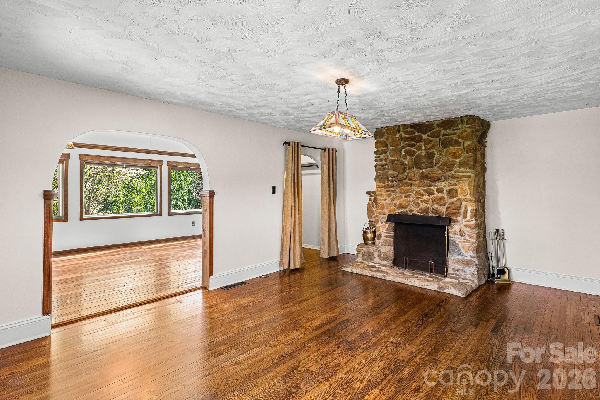 114 Walker Street — Black Mountain