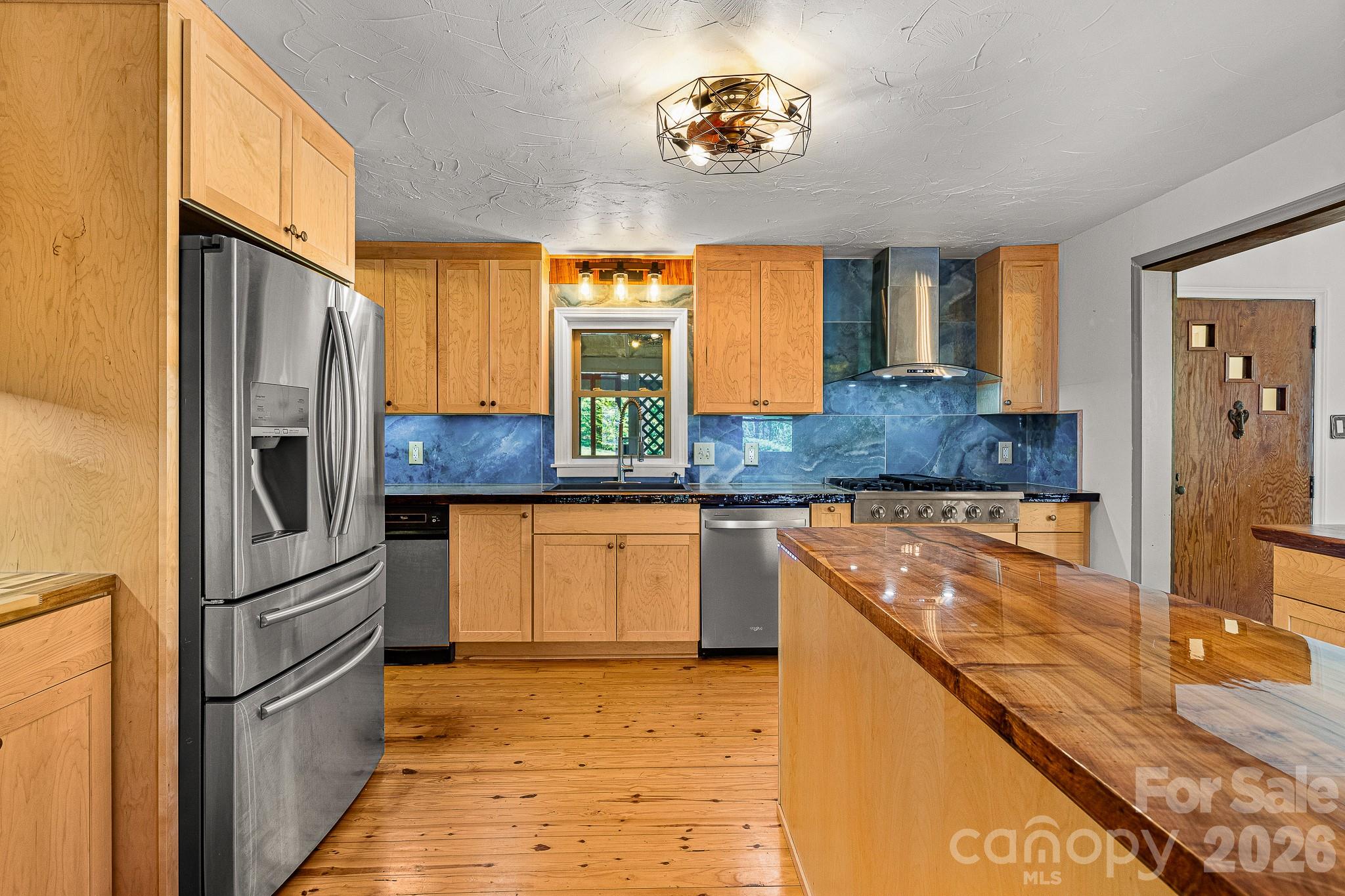114 Walker Street — Black Mountain