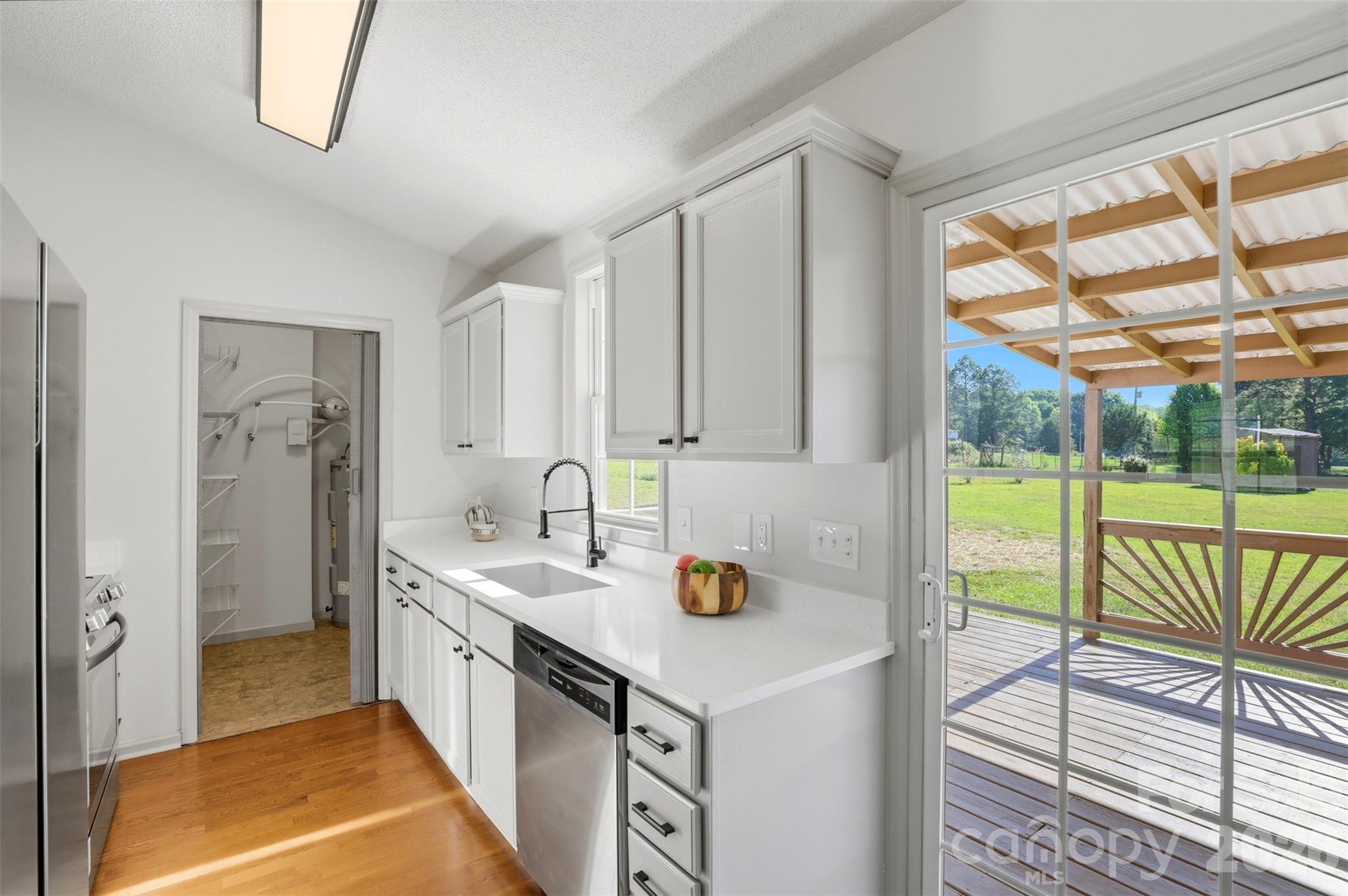 612 Meadowview Drive — Monroe