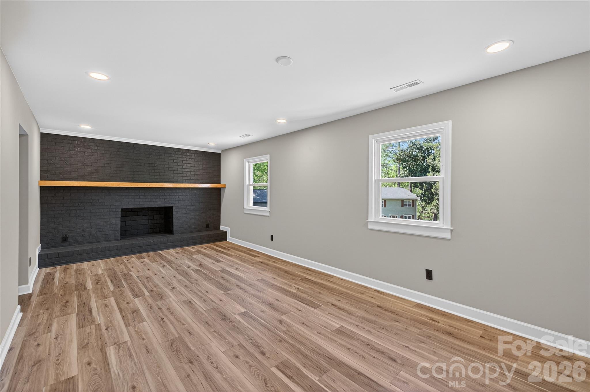 300 Dollar Circle — Charlotte