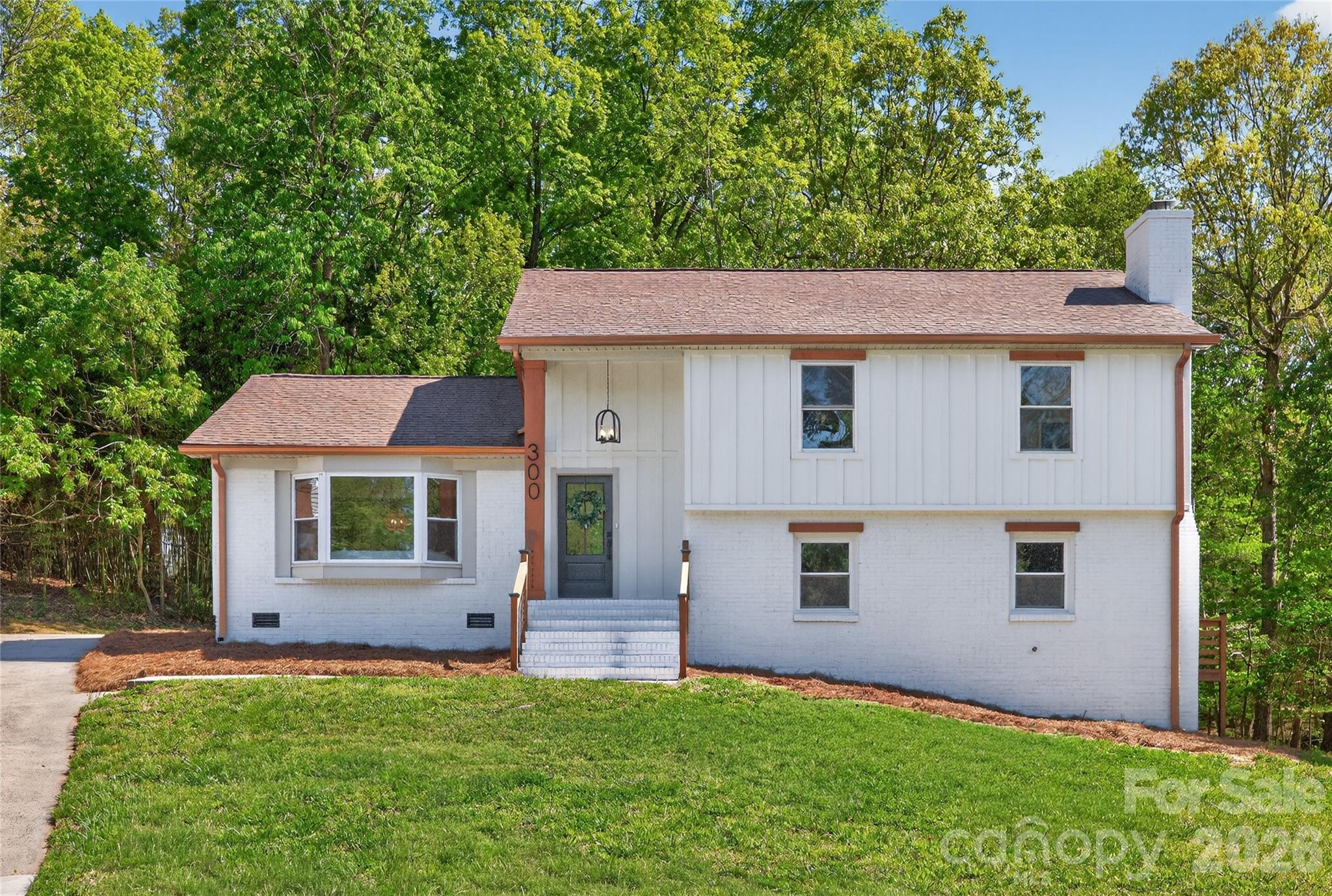 300 Dollar Circle — Charlotte
