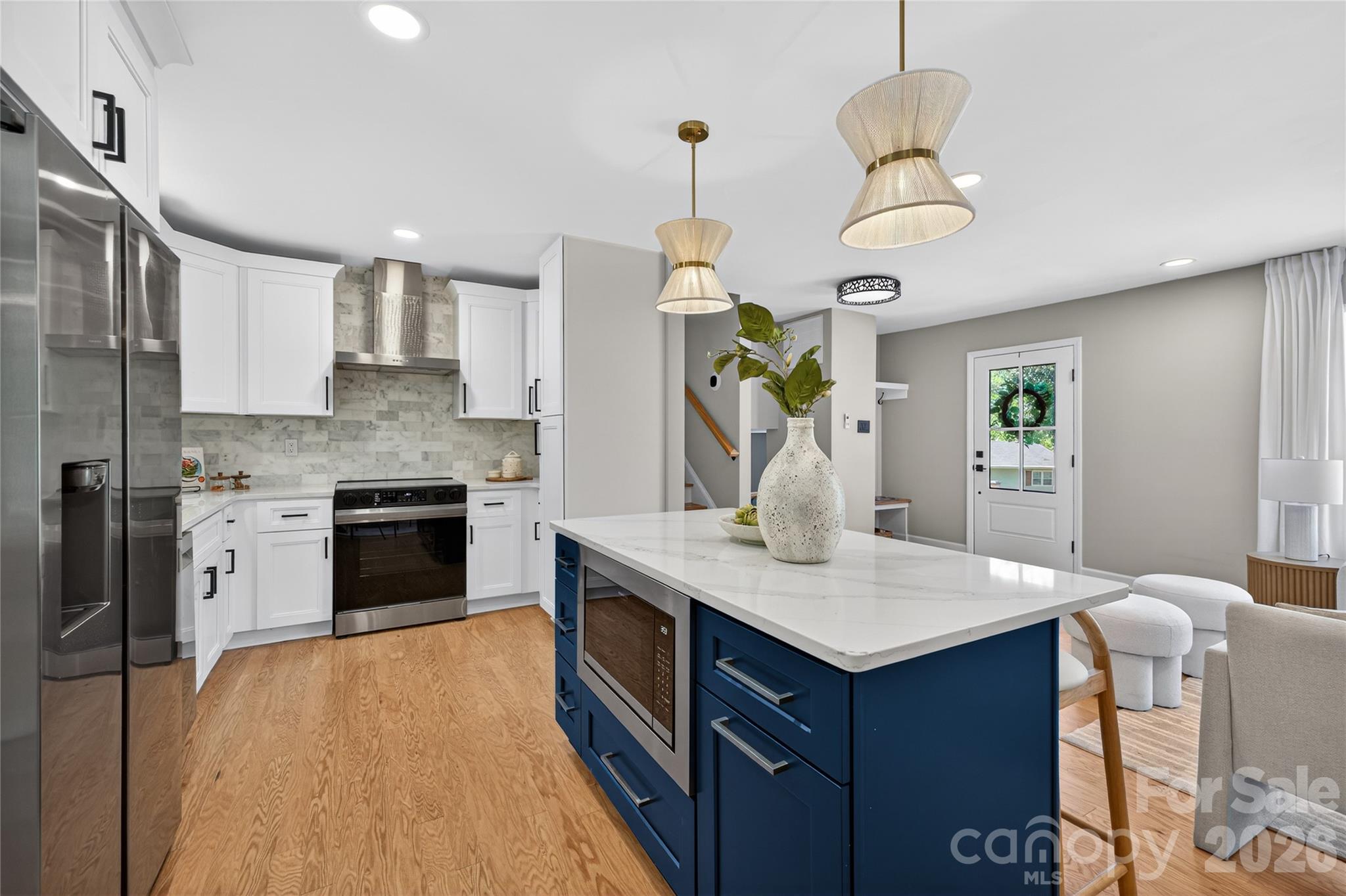 300 Dollar Circle — Charlotte