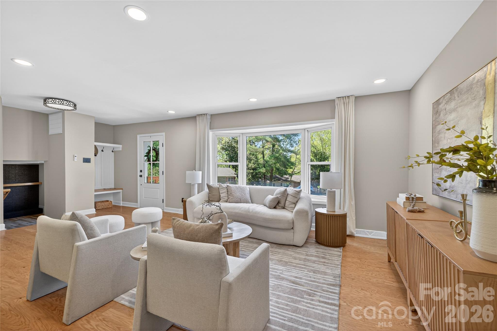 300 Dollar Circle — Charlotte