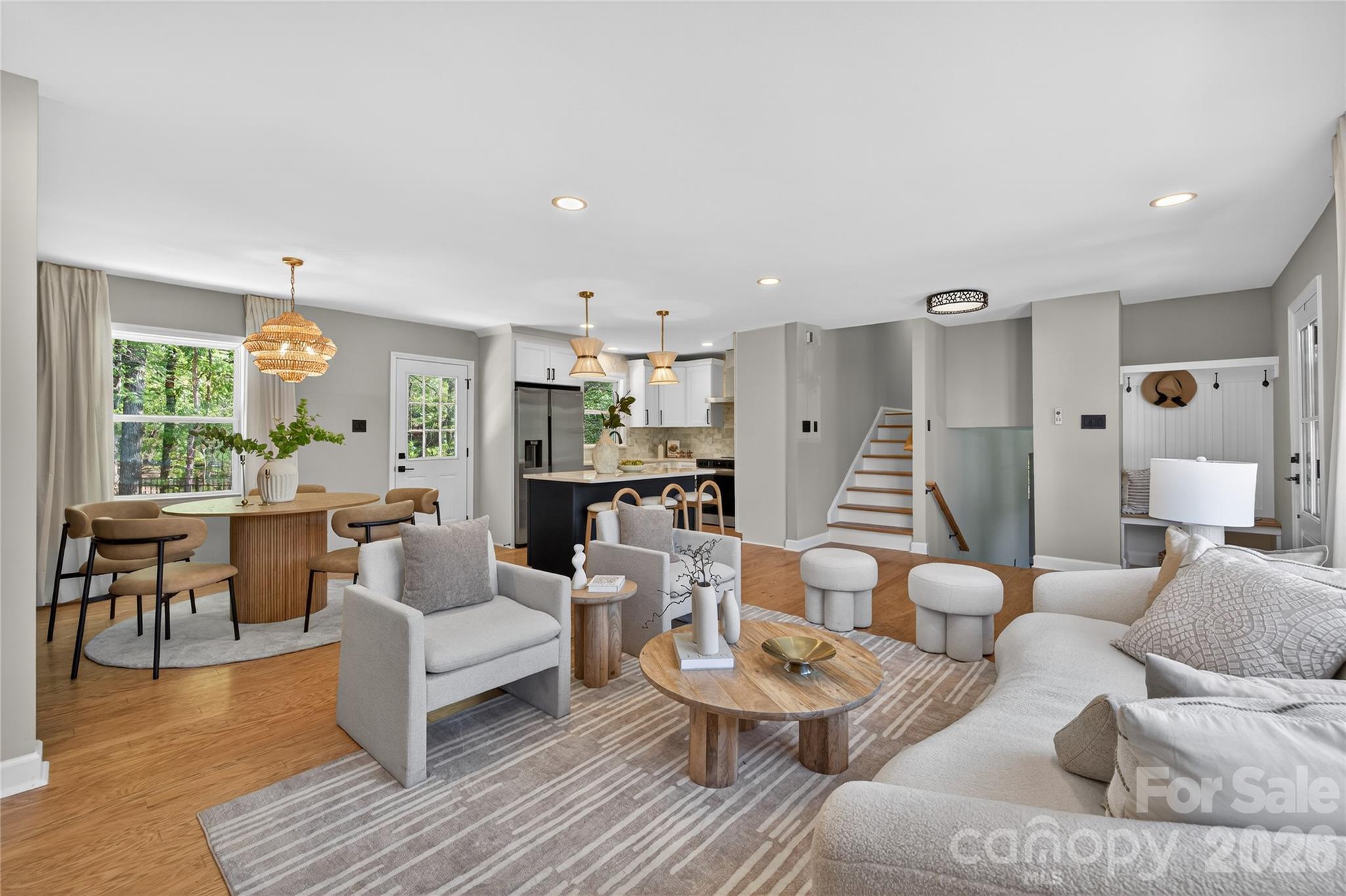 300 Dollar Circle — Charlotte
