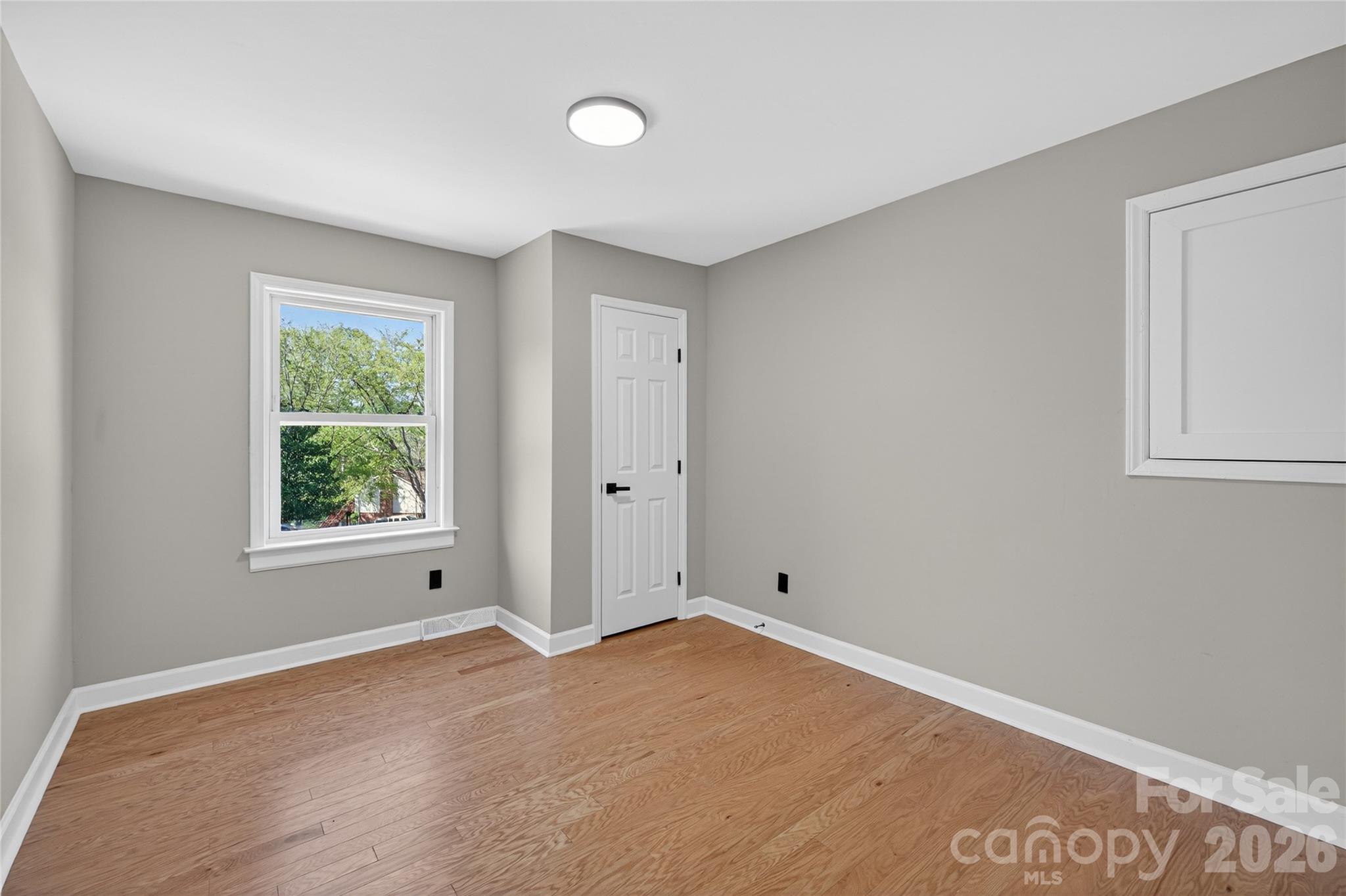 300 Dollar Circle — Charlotte