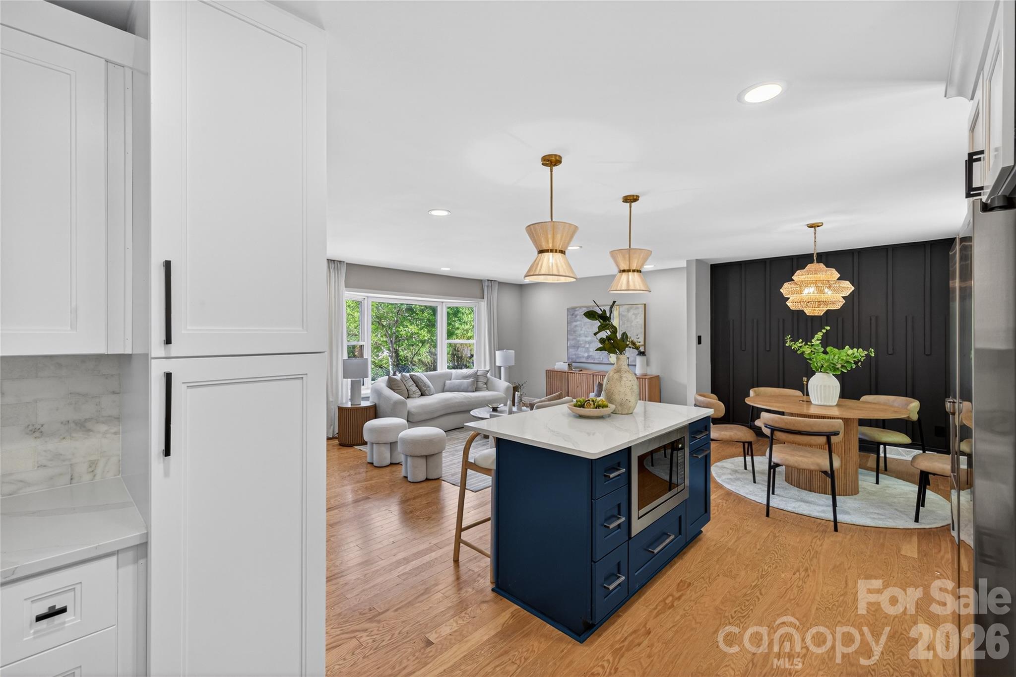 300 Dollar Circle — Charlotte
