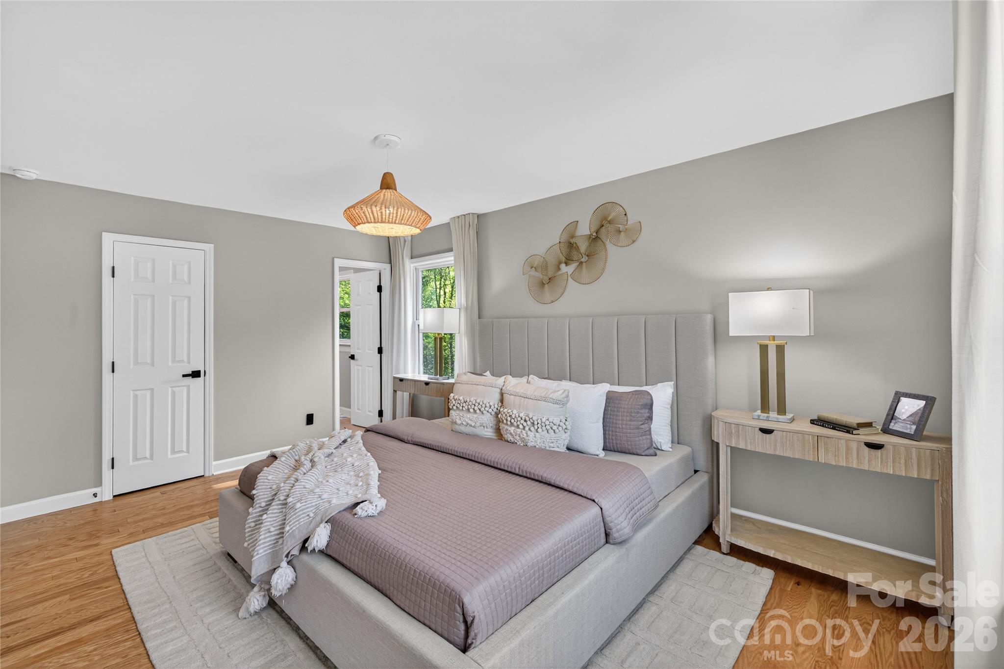 300 Dollar Circle — Charlotte