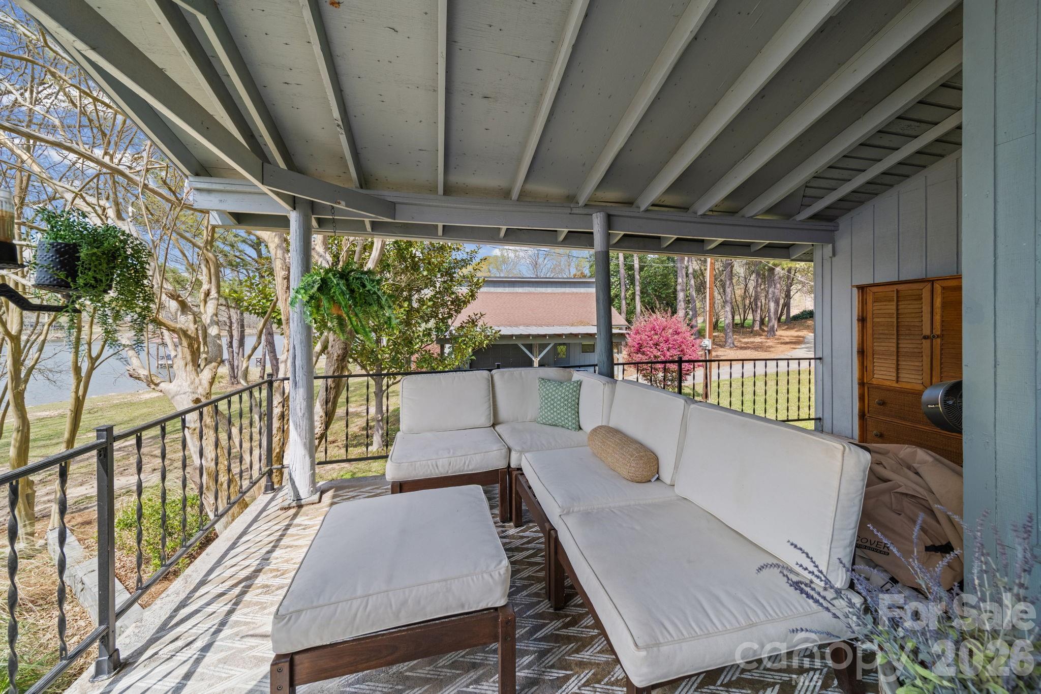 2262 Beaver Creek Road — Camden