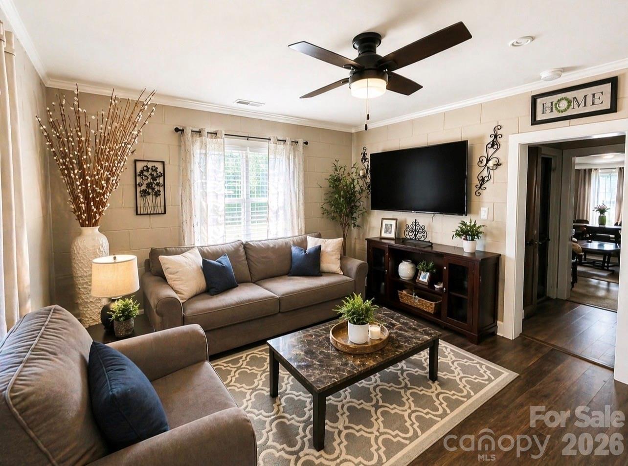 104 N Branch Street — Elm City