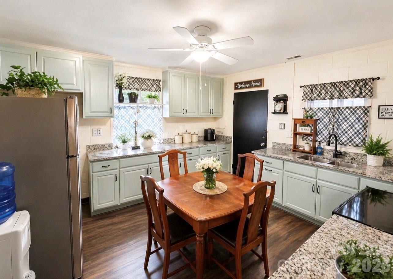 104 N Branch Street — Elm City