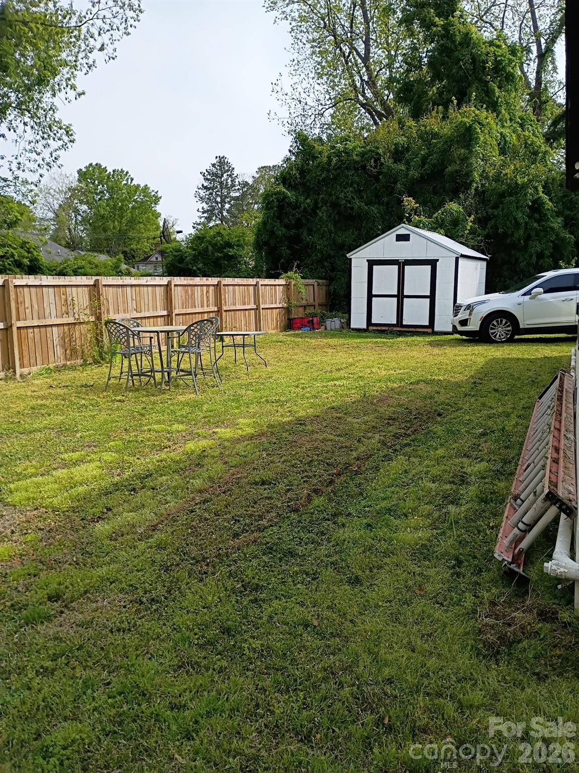 104 N Branch Street — Elm City