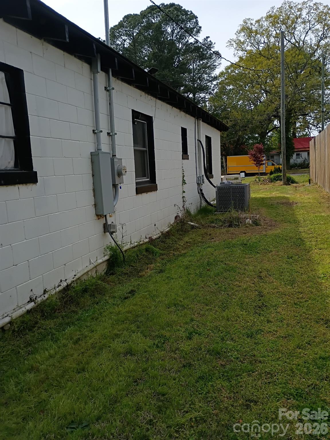 104 N Branch Street — Elm City
