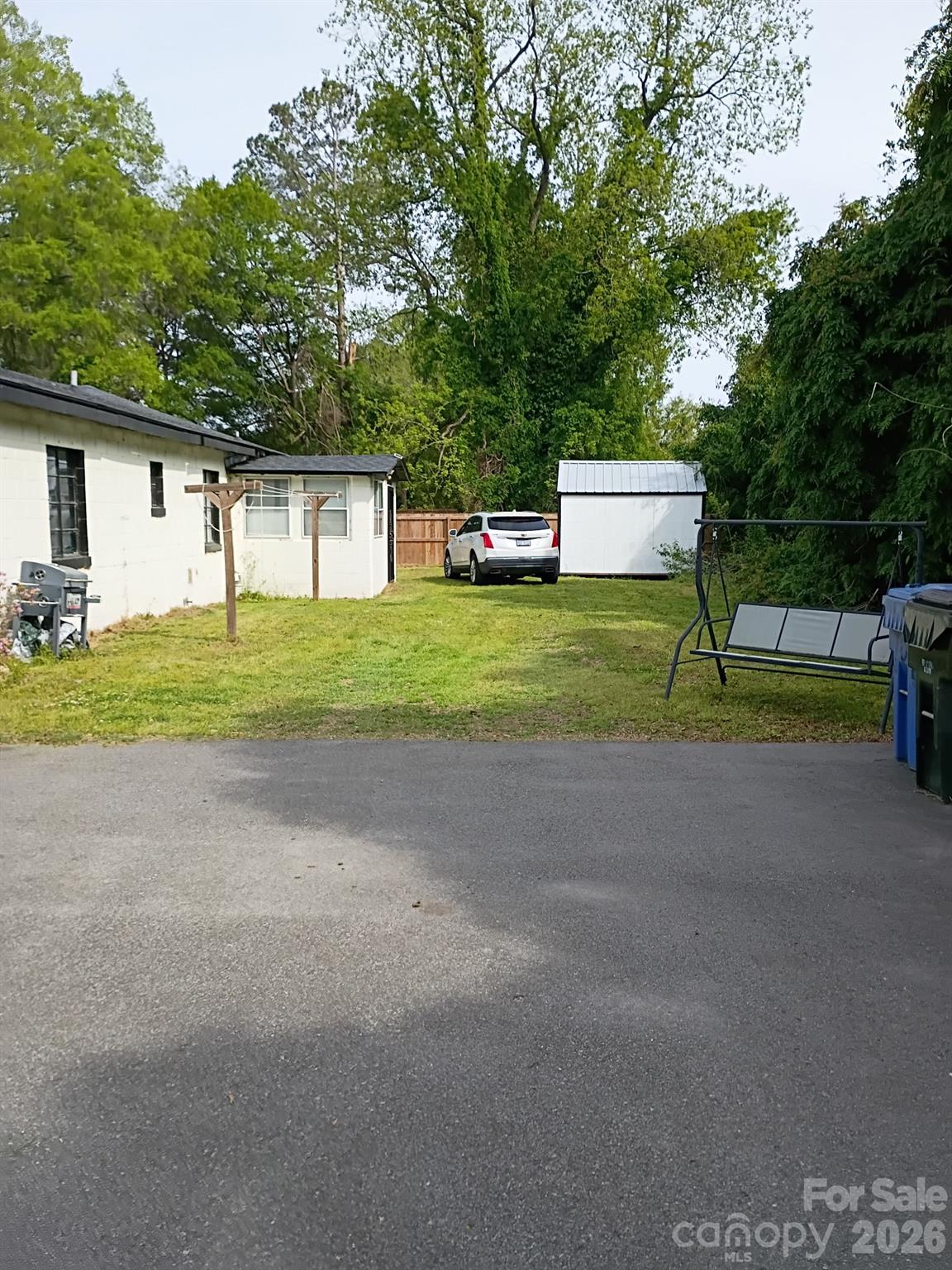104 N Branch Street — Elm City