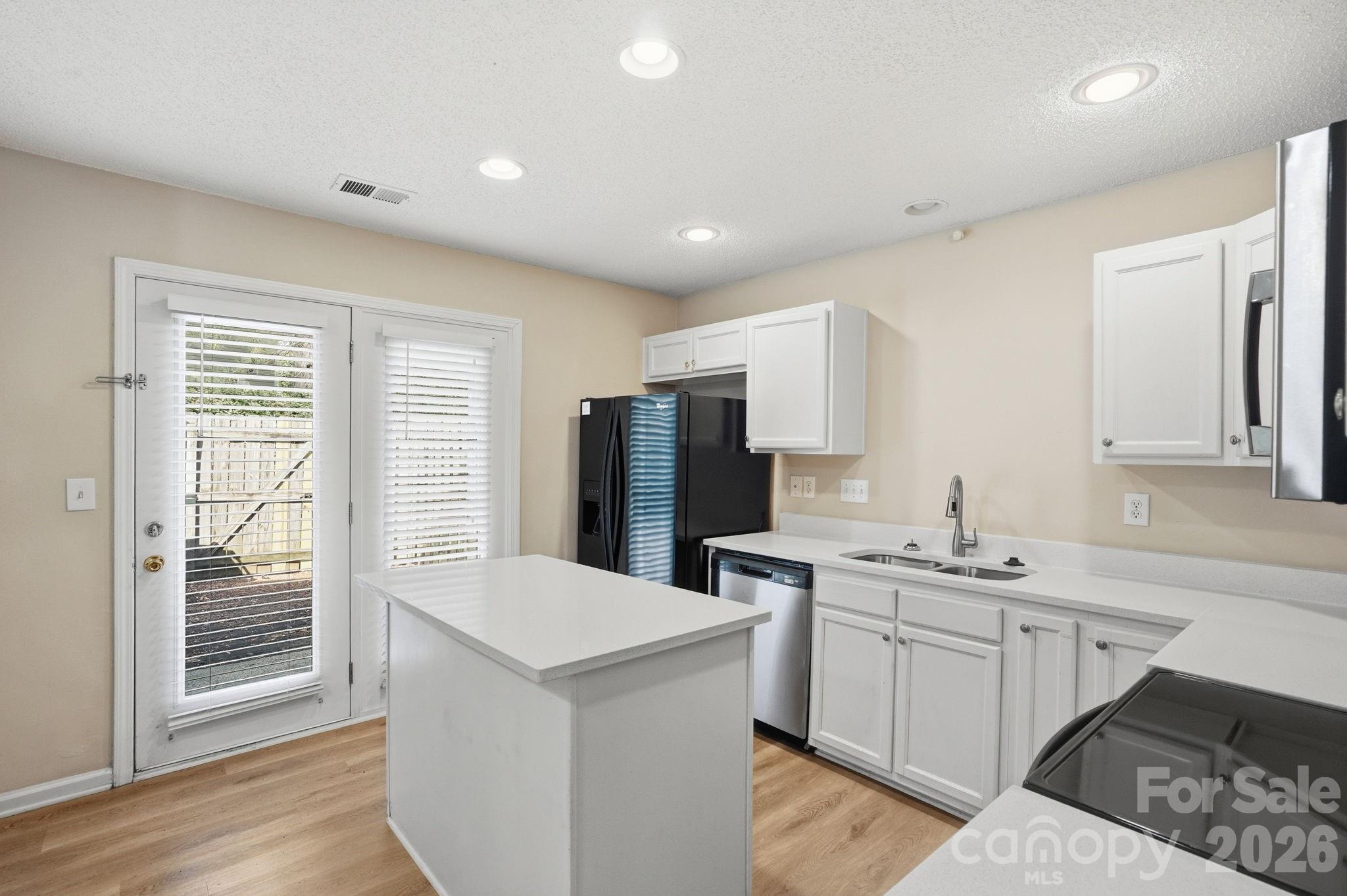 10142 Forest Landing Drive — Charlotte