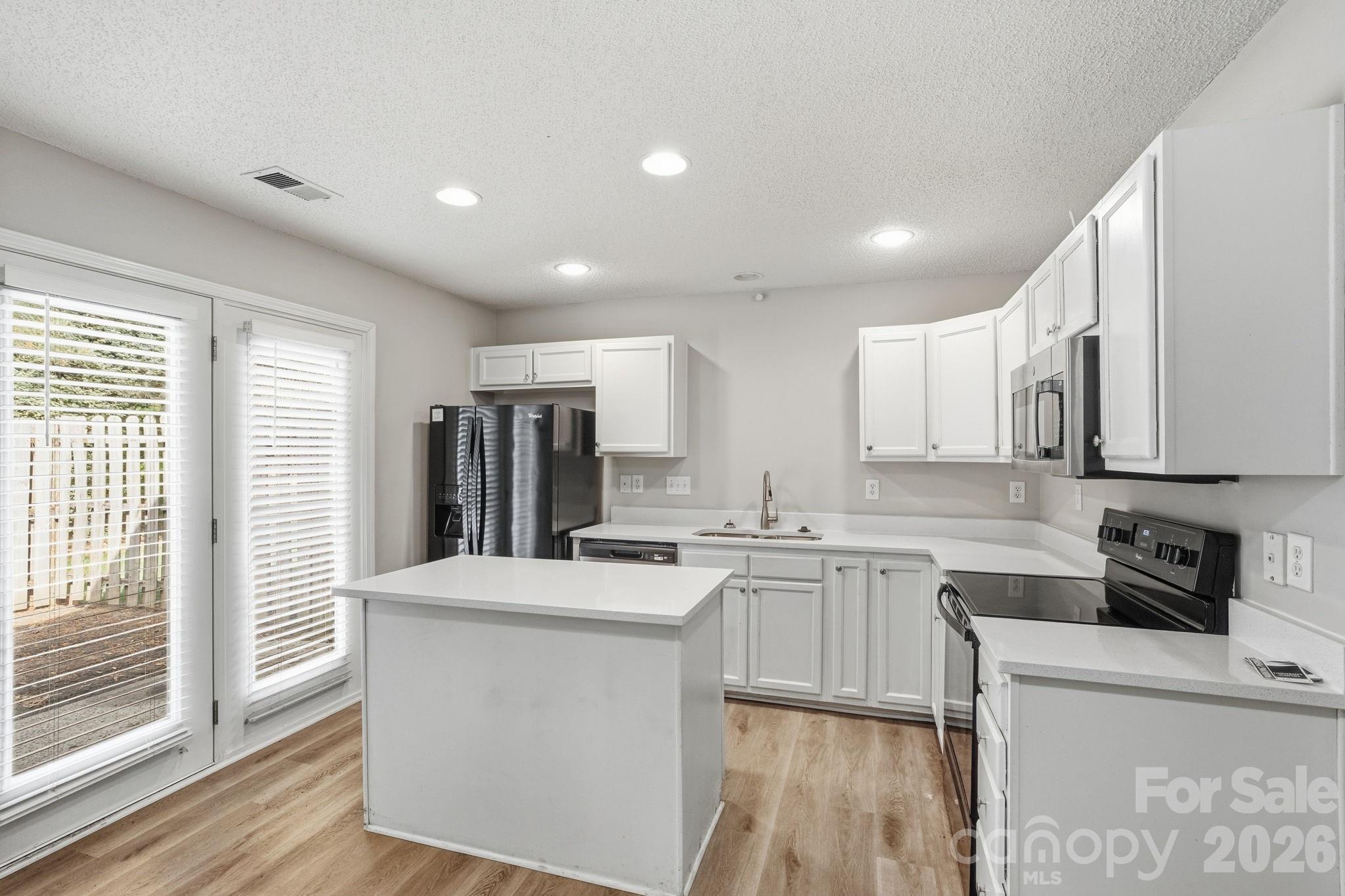 10142 Forest Landing Drive — Charlotte