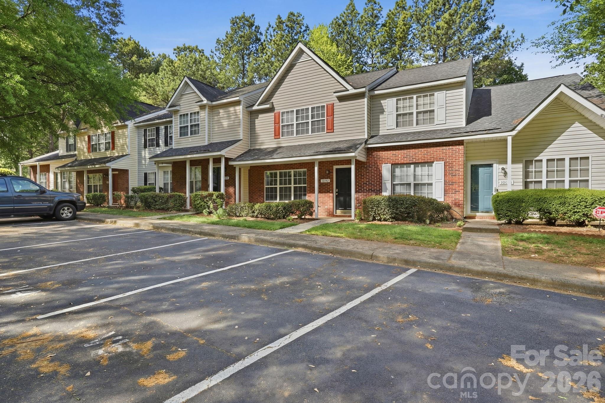 10142 Forest Landing Drive — Charlotte