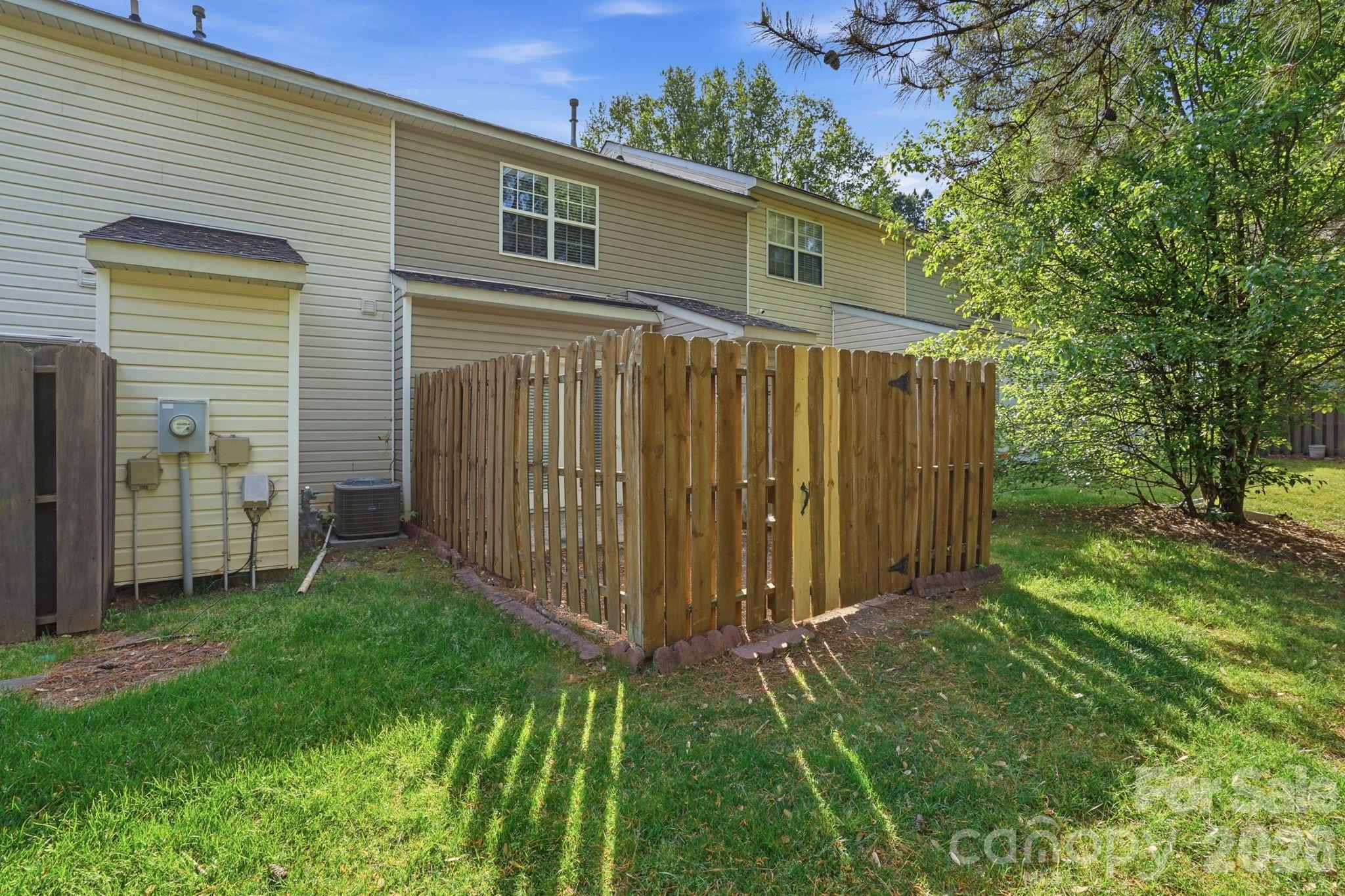 10142 Forest Landing Drive — Charlotte
