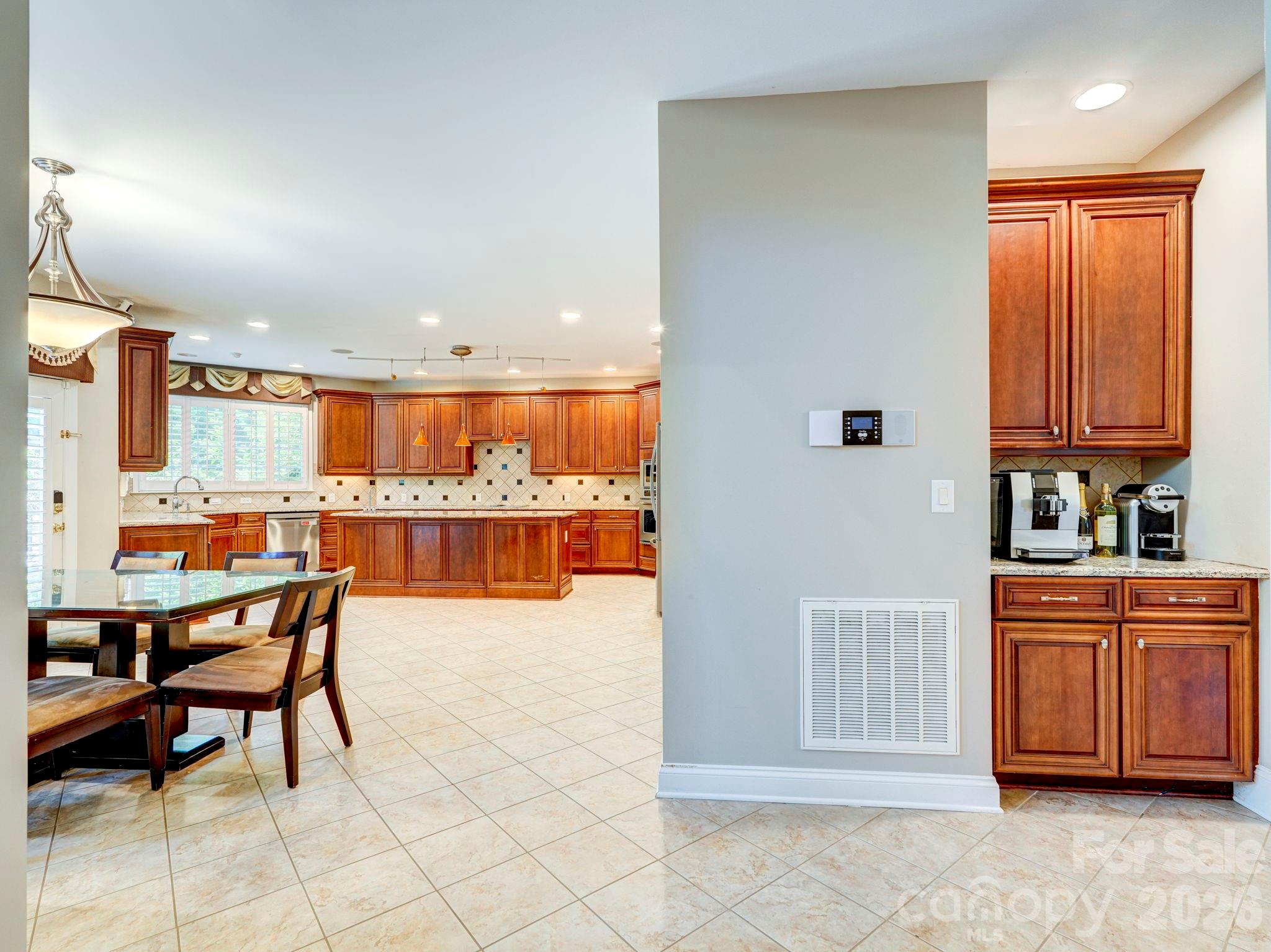 725 Wild Berry Court — Waxhaw
